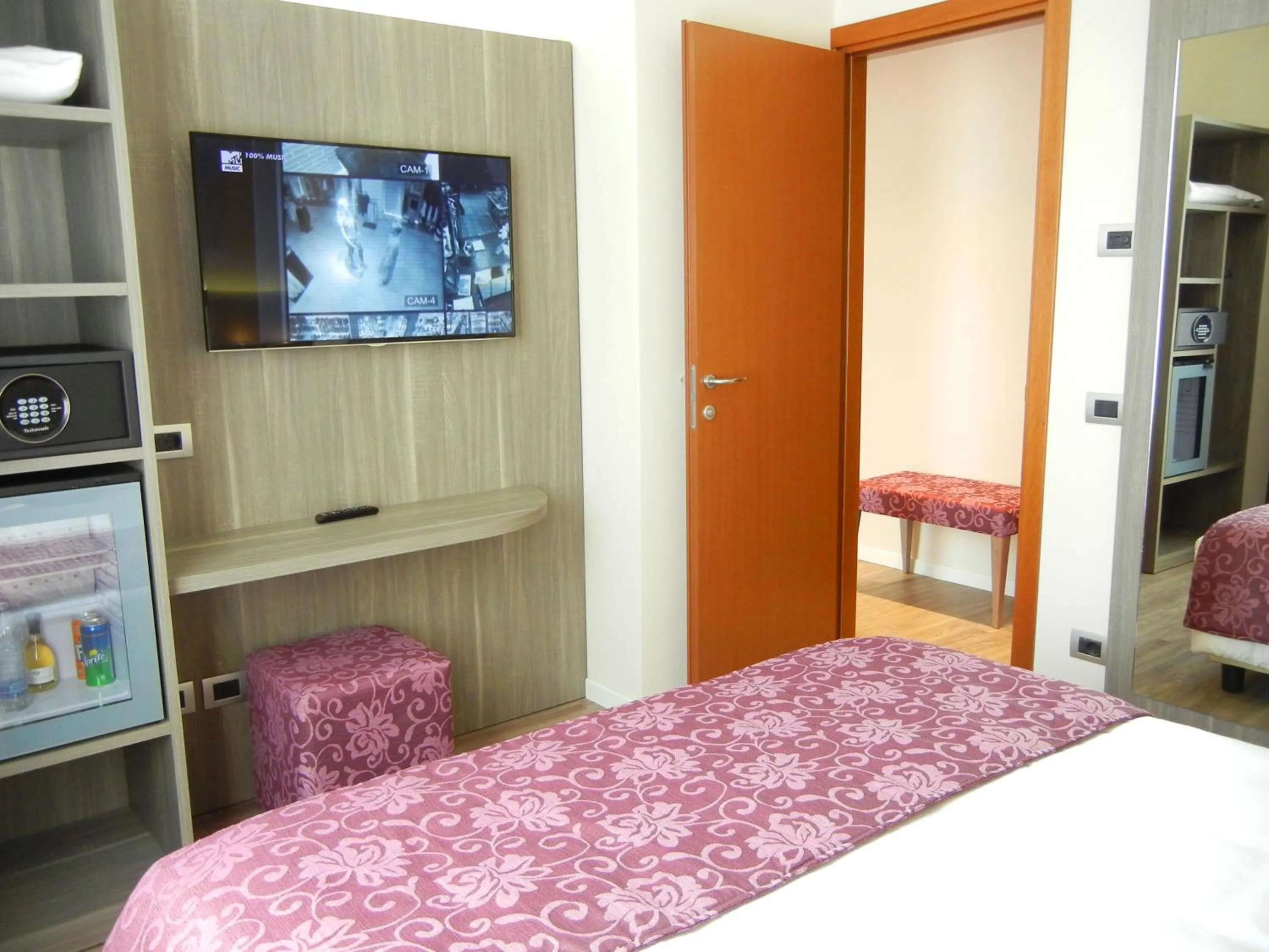 Bed in Delle Nazioni Milan Hotel