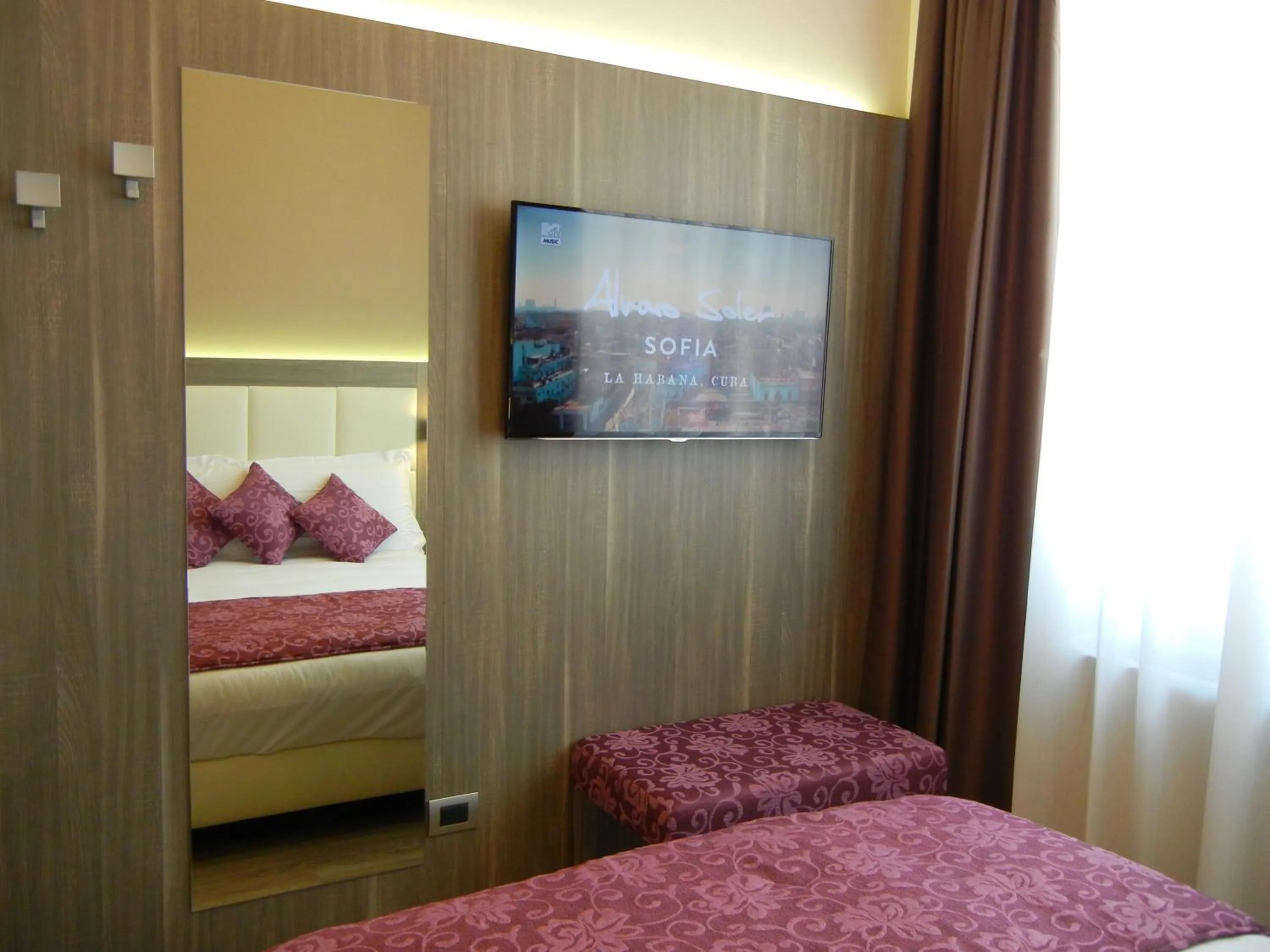 TV and multimedia, Bed in Delle Nazioni Milan Hotel