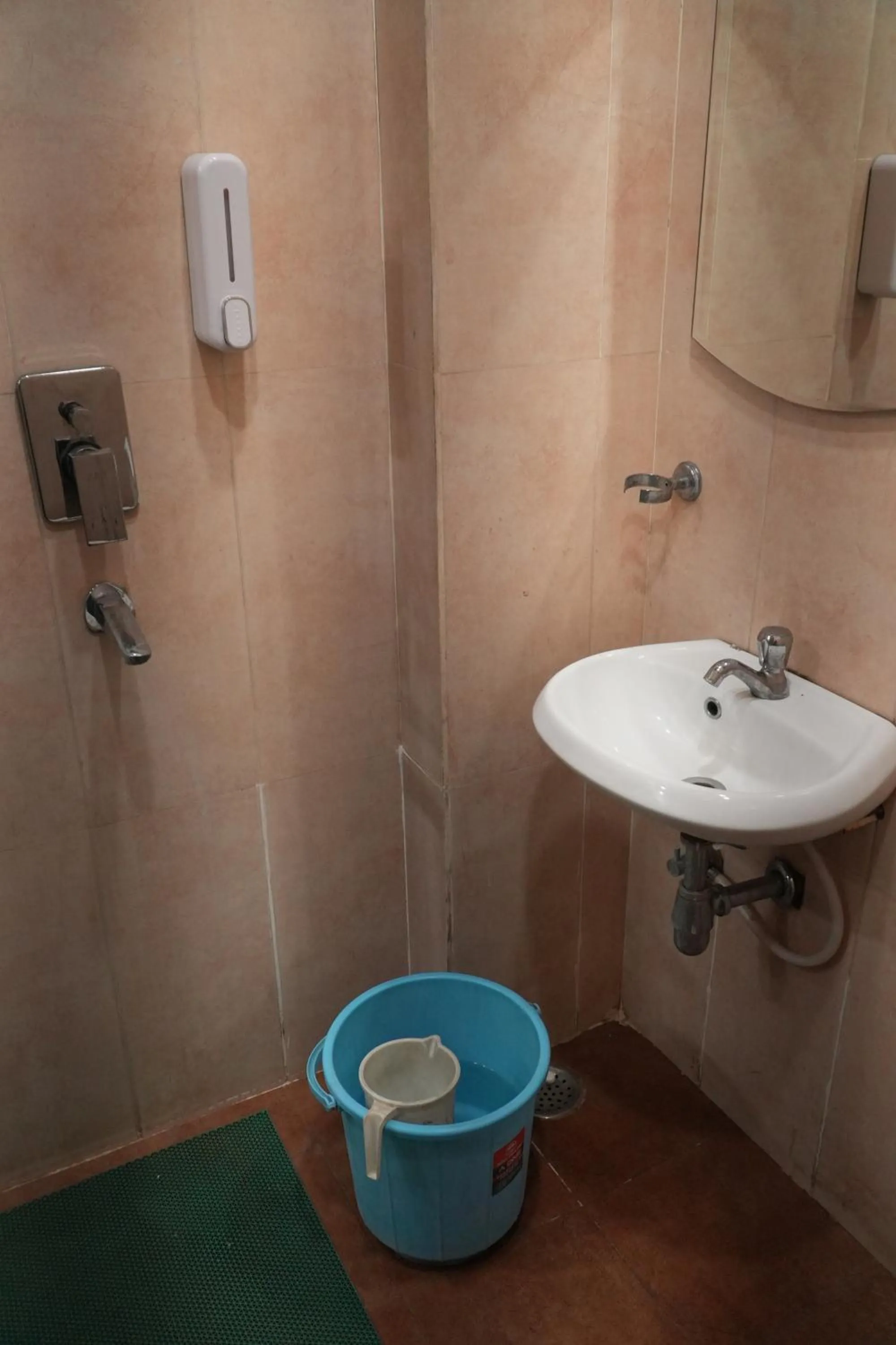 Bathroom in Bluebells Varanasi