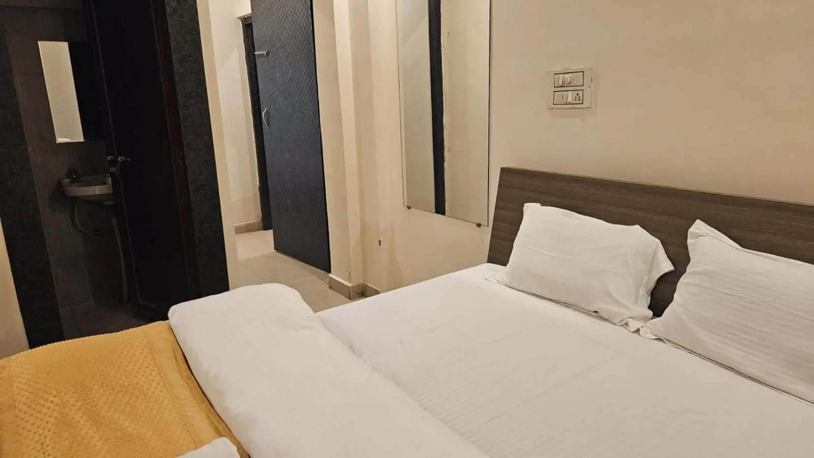 Bedroom, Bed in Bluebells Varanasi