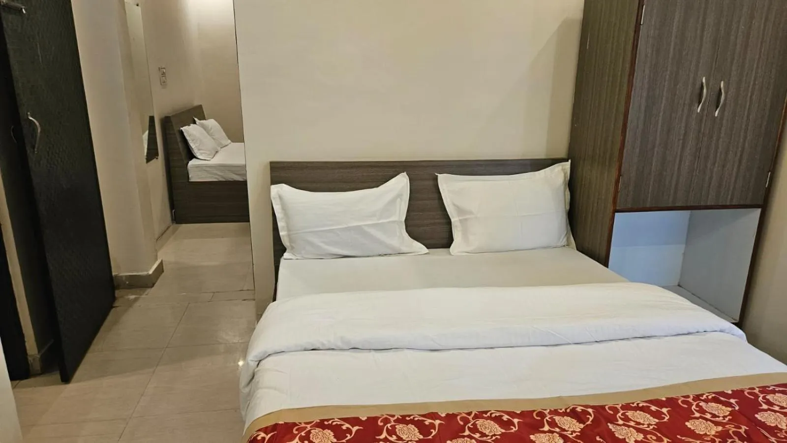 Bedroom, Bed in Bluebells Varanasi