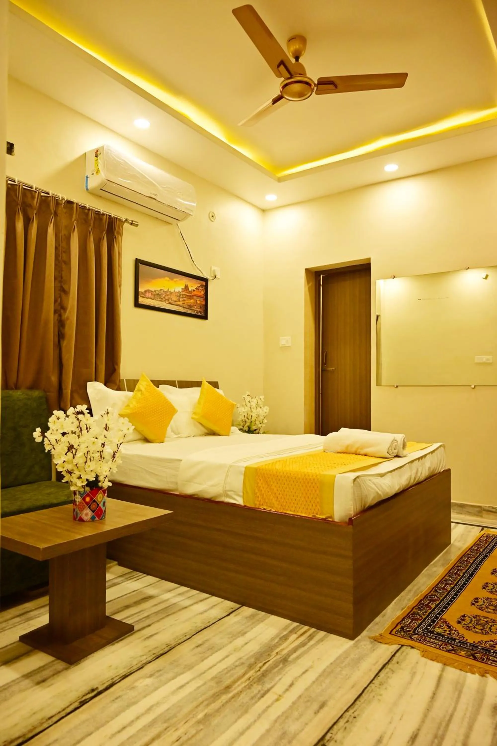 Bedroom, Bed in Bluebells Varanasi