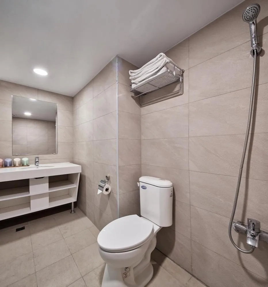 Shower in Kenting City Gate Hotel