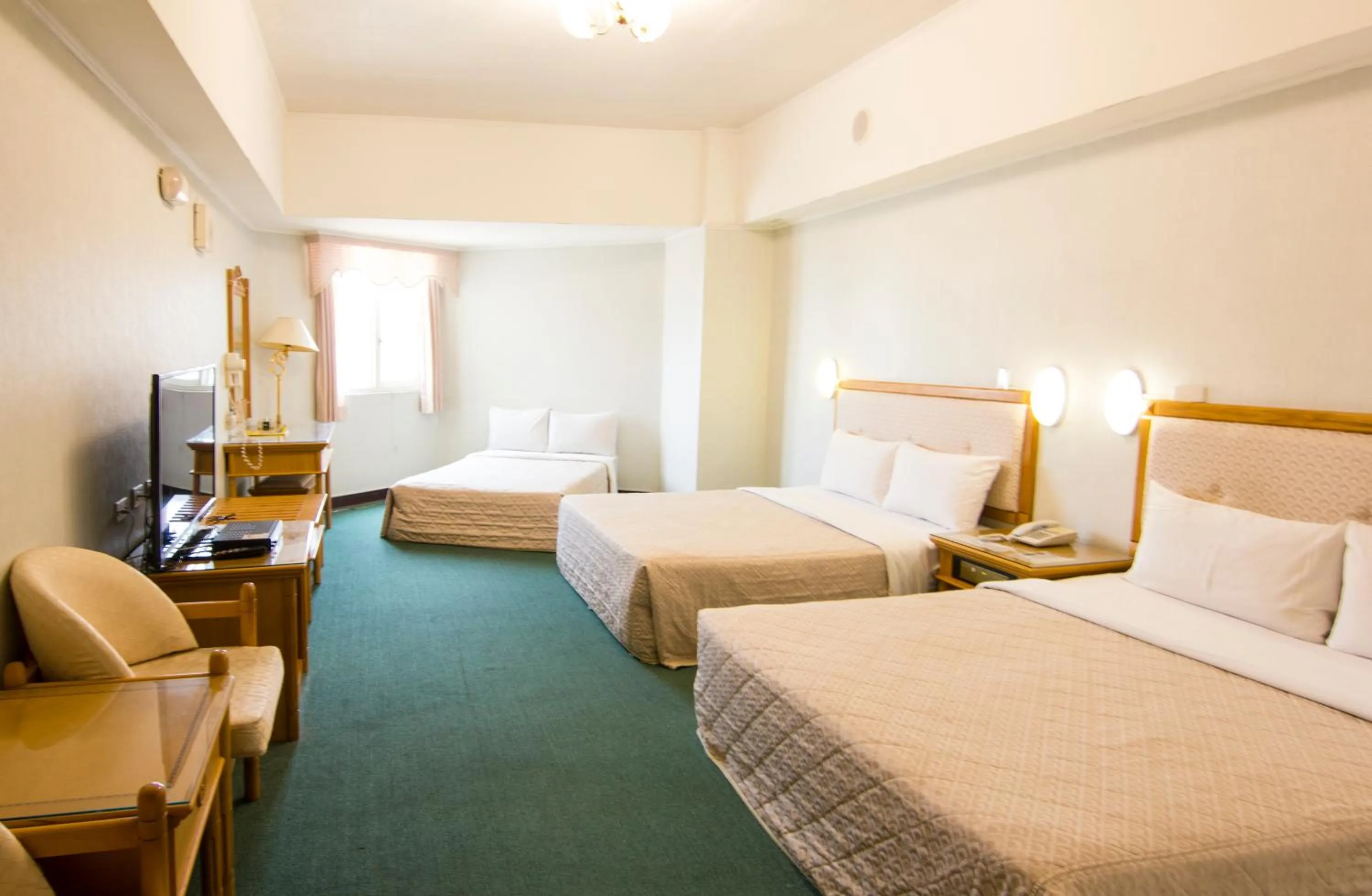 Photo of the whole room, Bed in Kenting City Gate Hotel