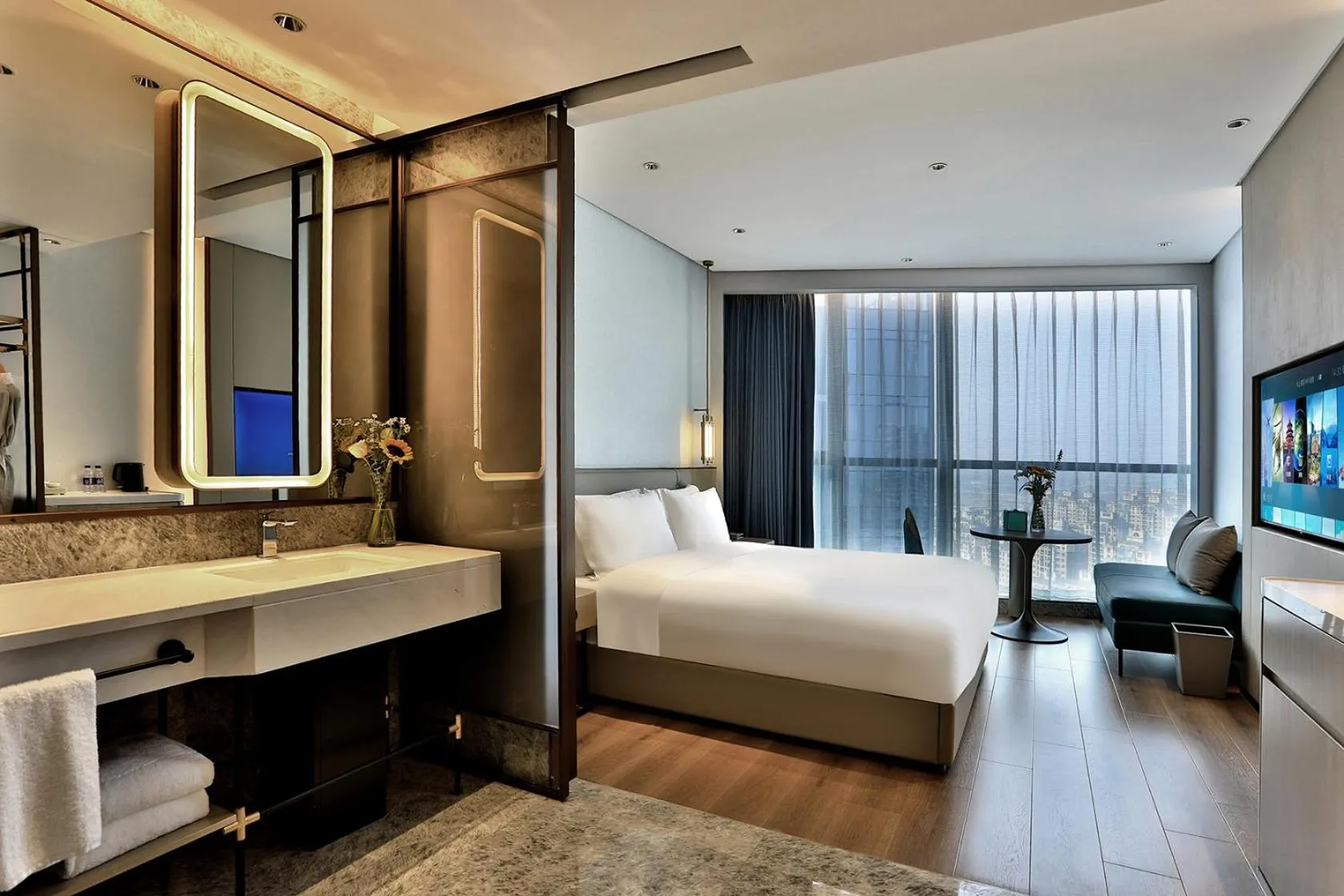 Photo of the whole room, Bed in Wyndham Garden Hangzhou Yuhang