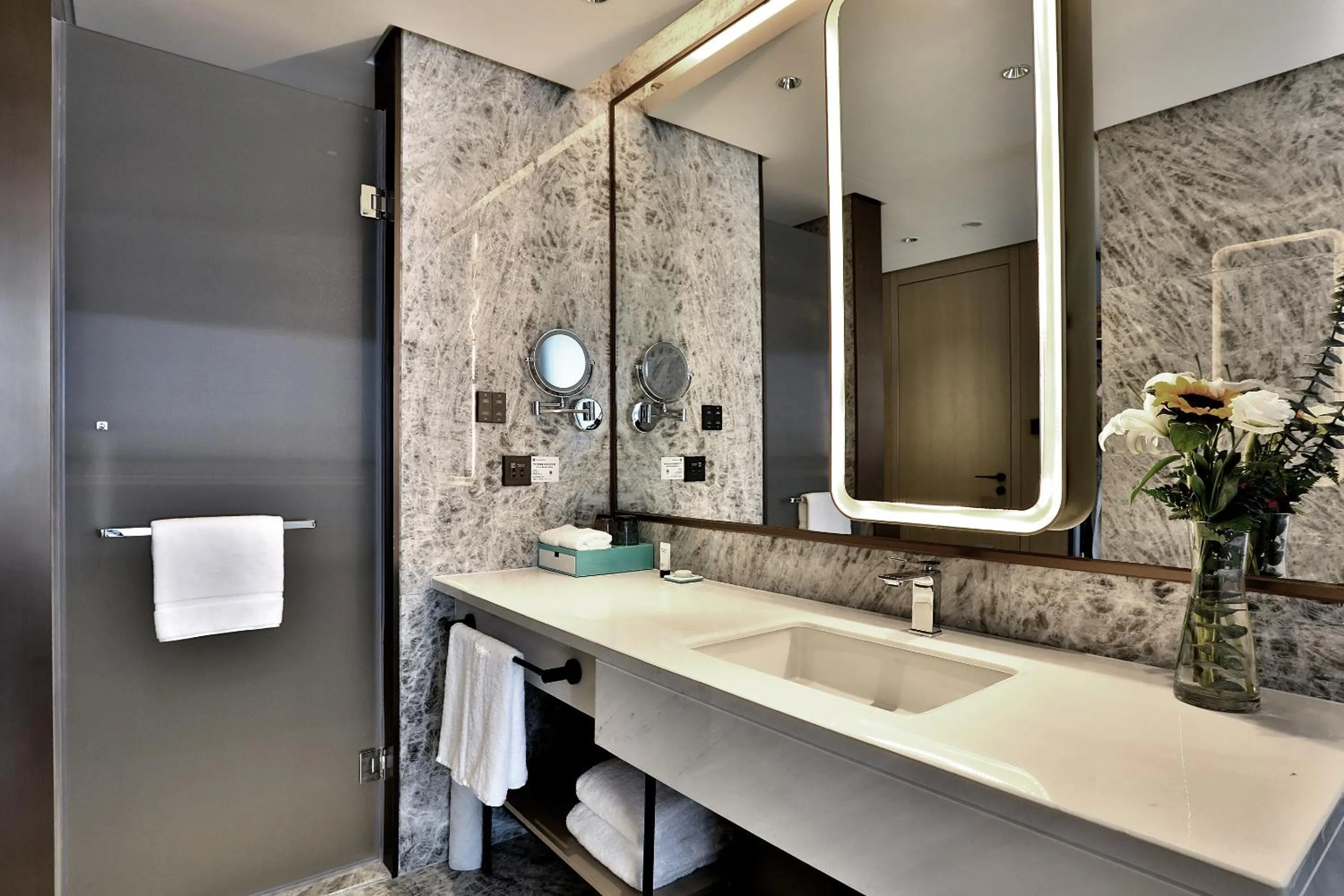 Bathroom in Wyndham Garden Hangzhou Yuhang