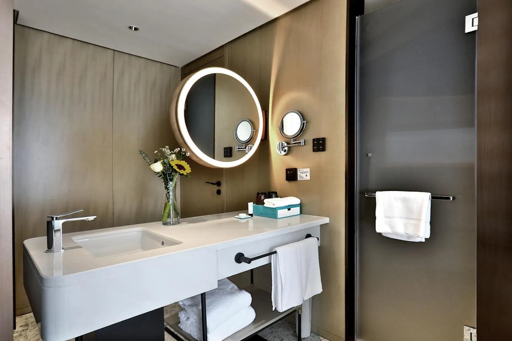 Bathroom in Wyndham Garden Hangzhou Yuhang