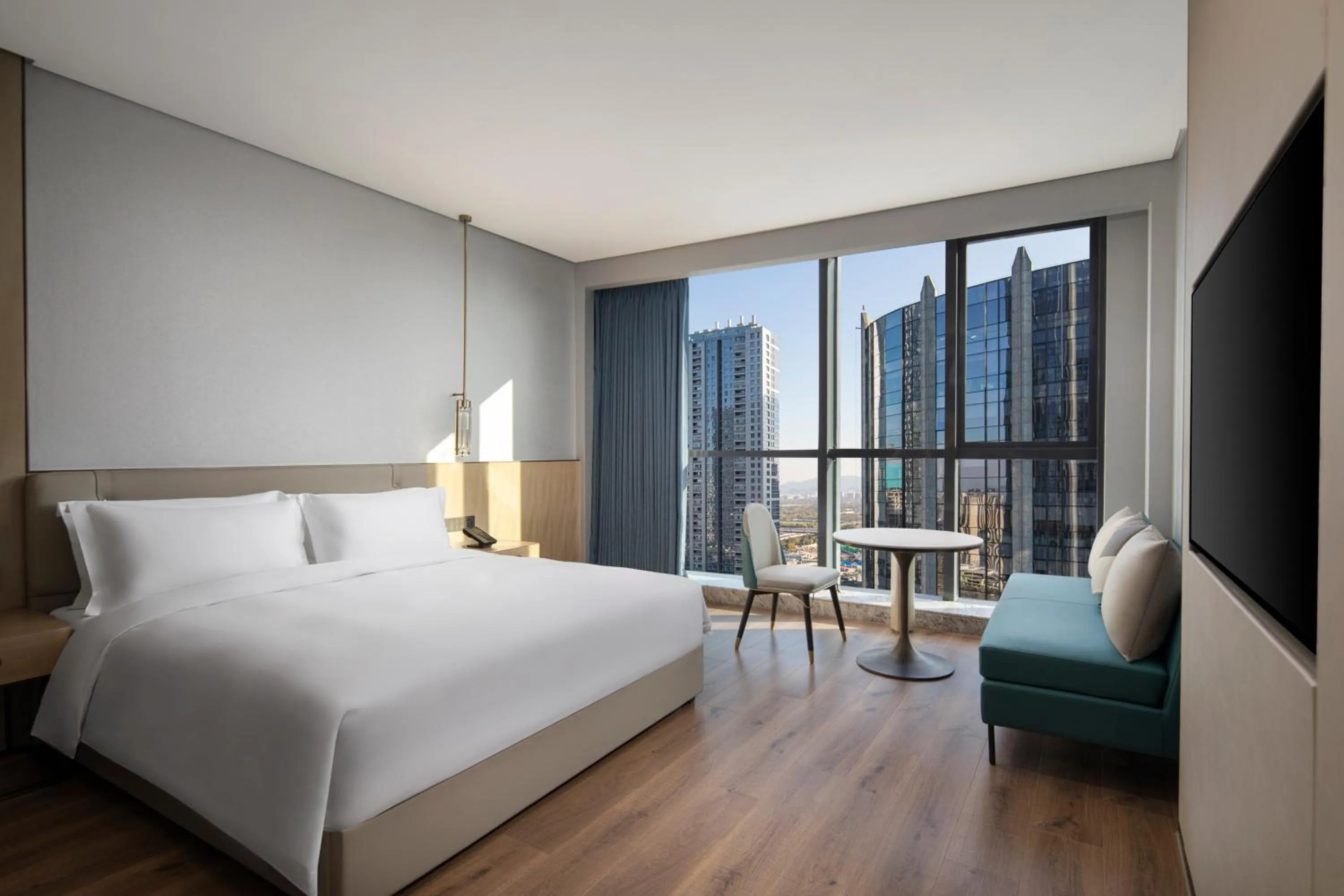 City view, Bed in Wyndham Garden Hangzhou Yuhang
