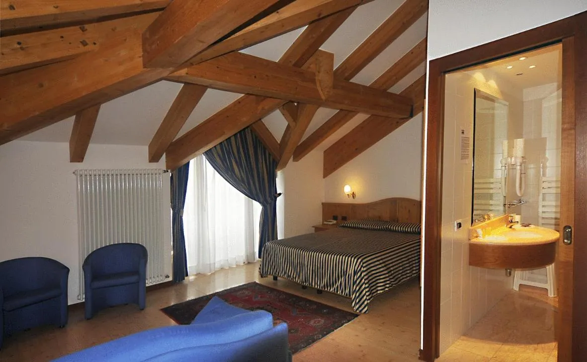 Photo of the whole room, Bed in Hotel Dolomiti
