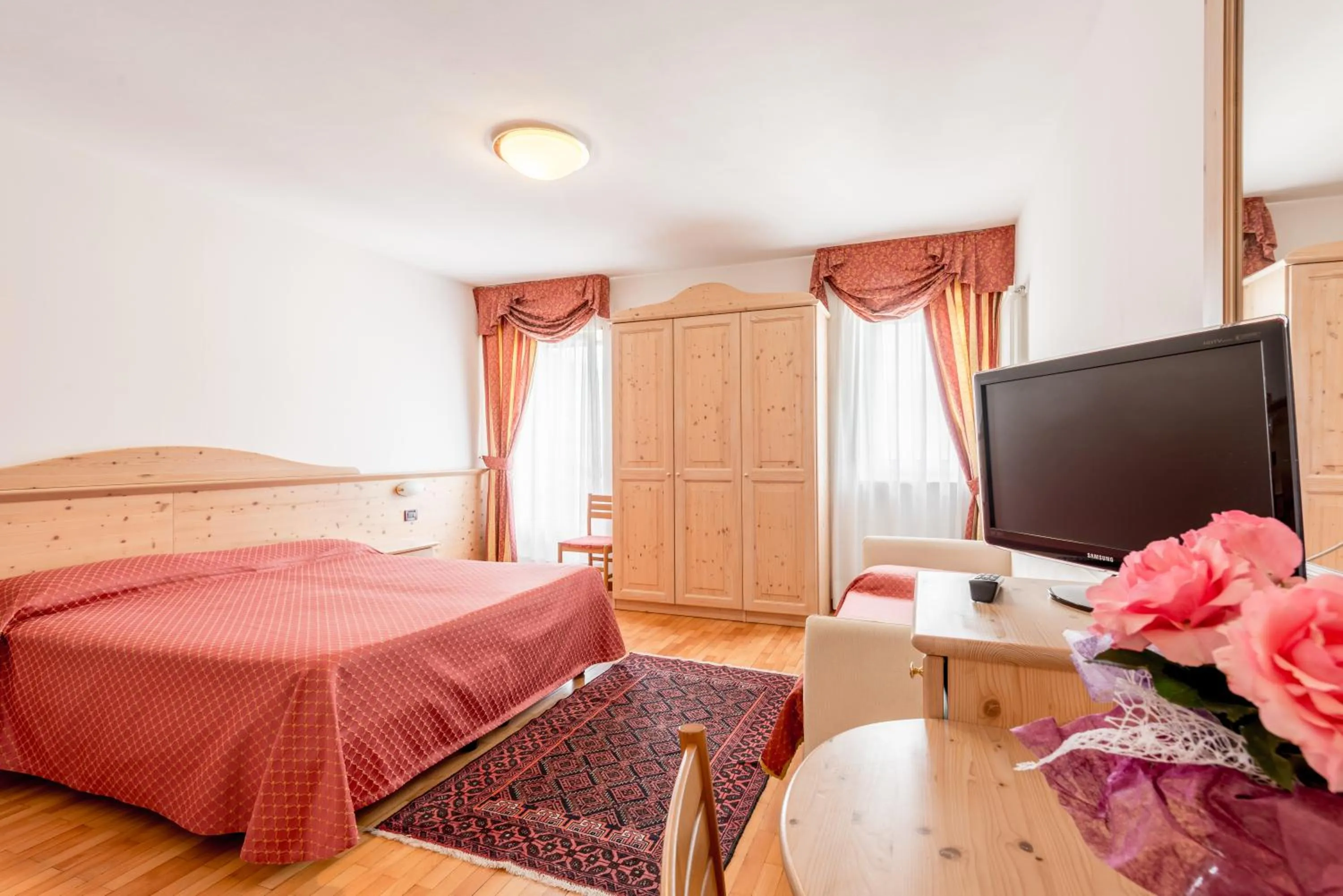 Photo of the whole room, Bed in Hotel Dolomiti