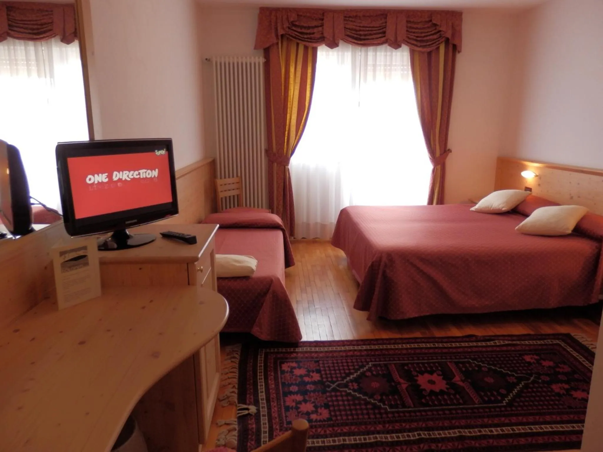 Photo of the whole room, Bed in Hotel Dolomiti