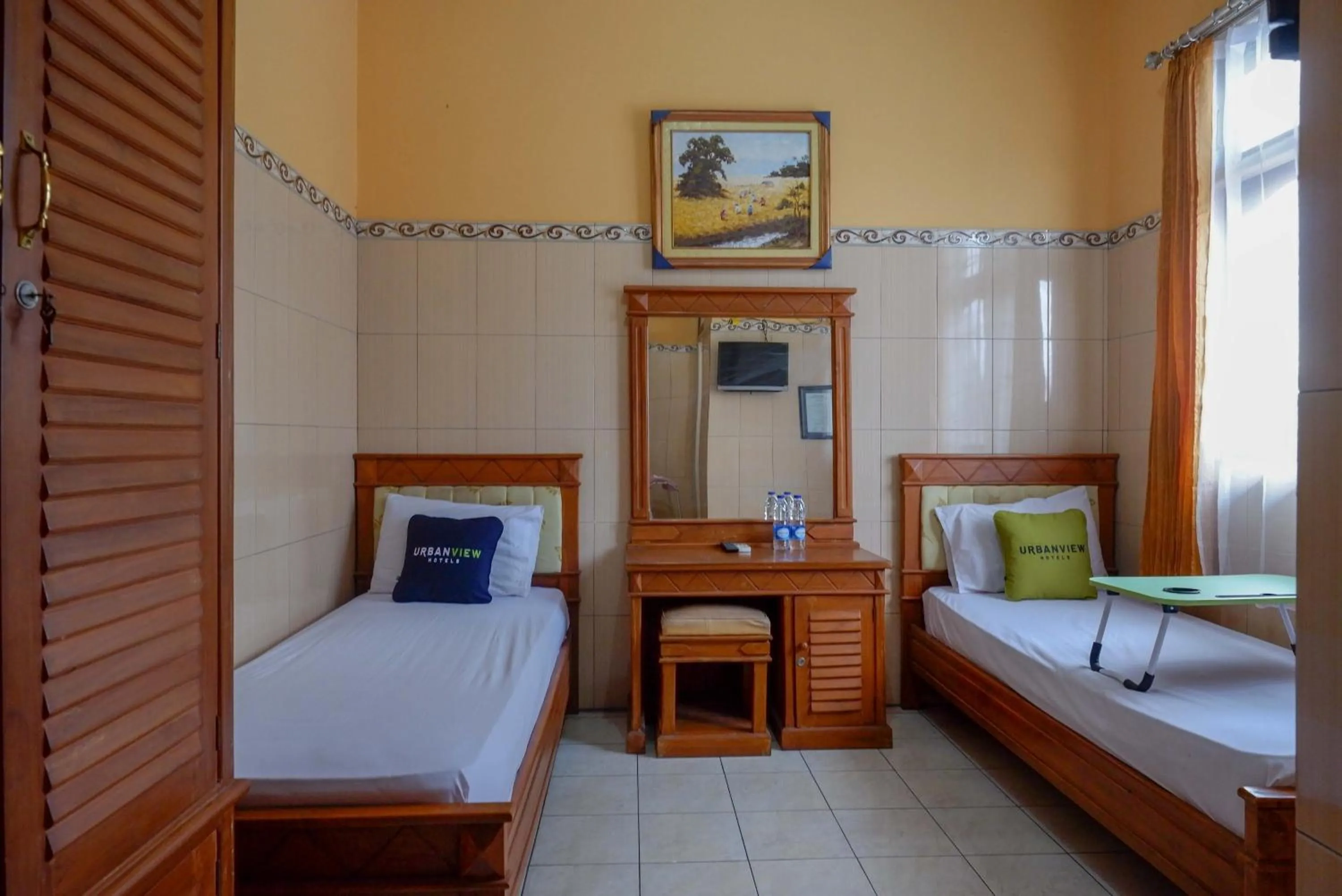 Bed in Urbanview Hotel Anugrah Kendal by RedDoorz