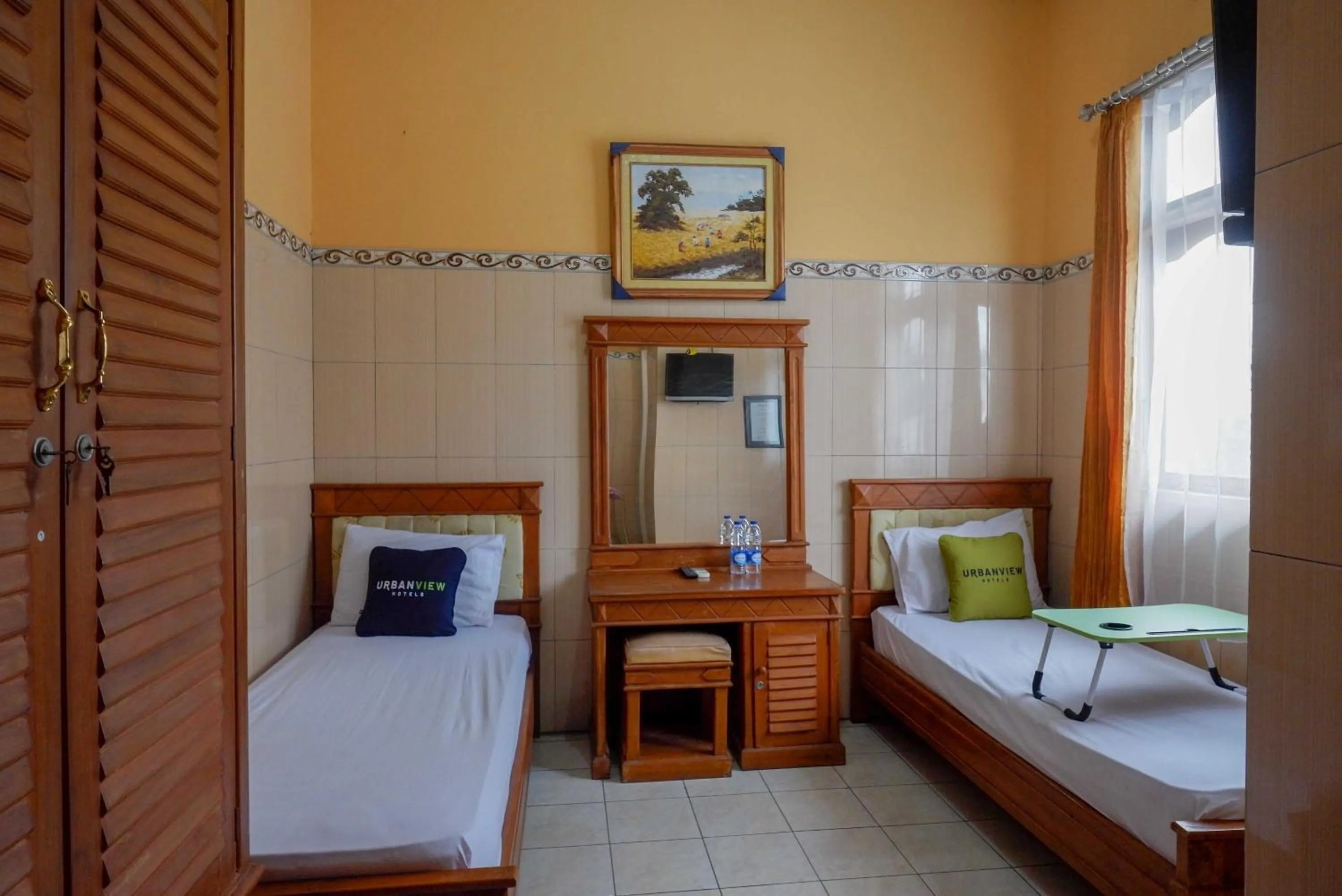 Bed in Urbanview Hotel Anugrah Kendal by RedDoorz