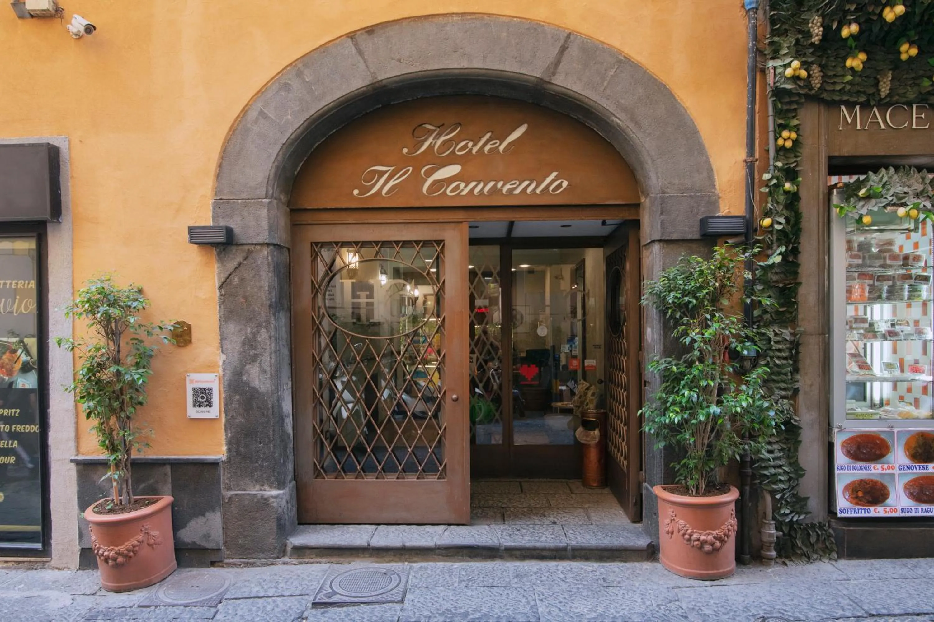 Facade/entrance in Hotel Il Convento