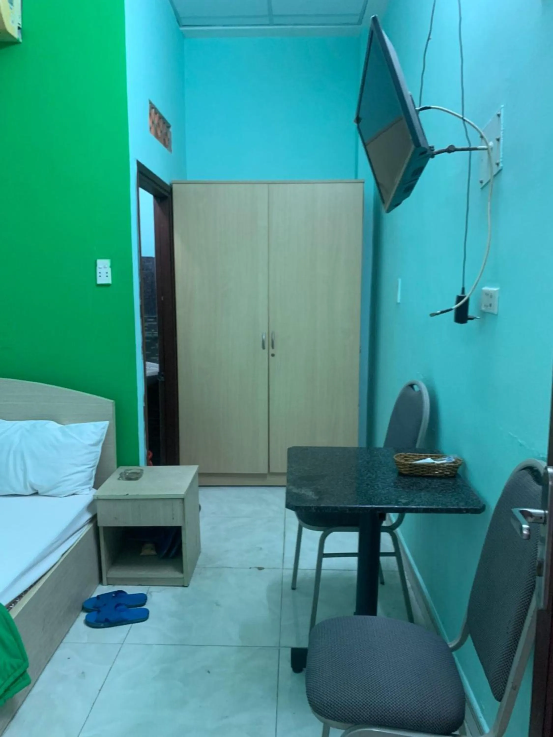 Bathroom in Happy Hotel Binh Tan