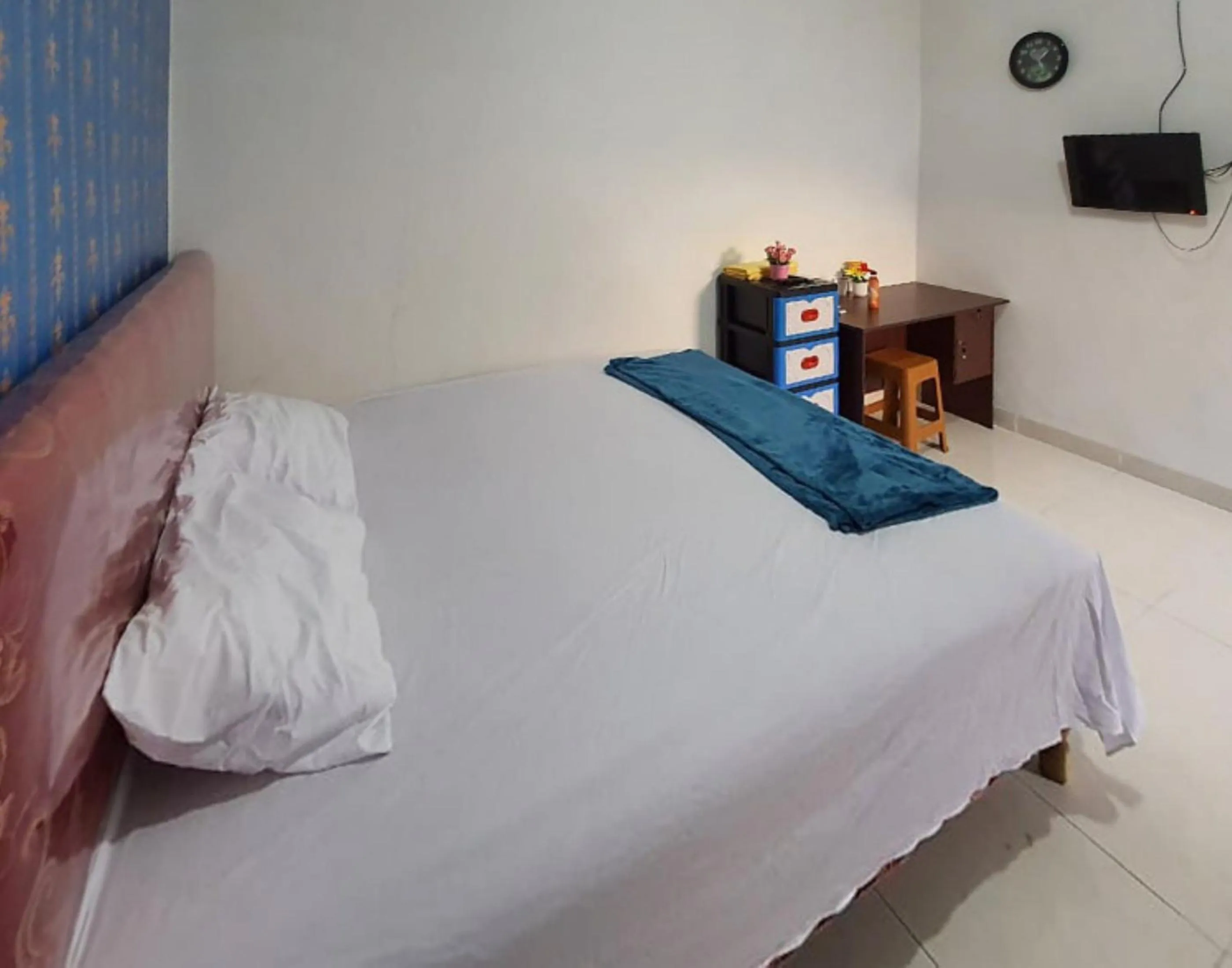 Bed in RedDoorz Syariah at Labuhan Maringgai Lampung