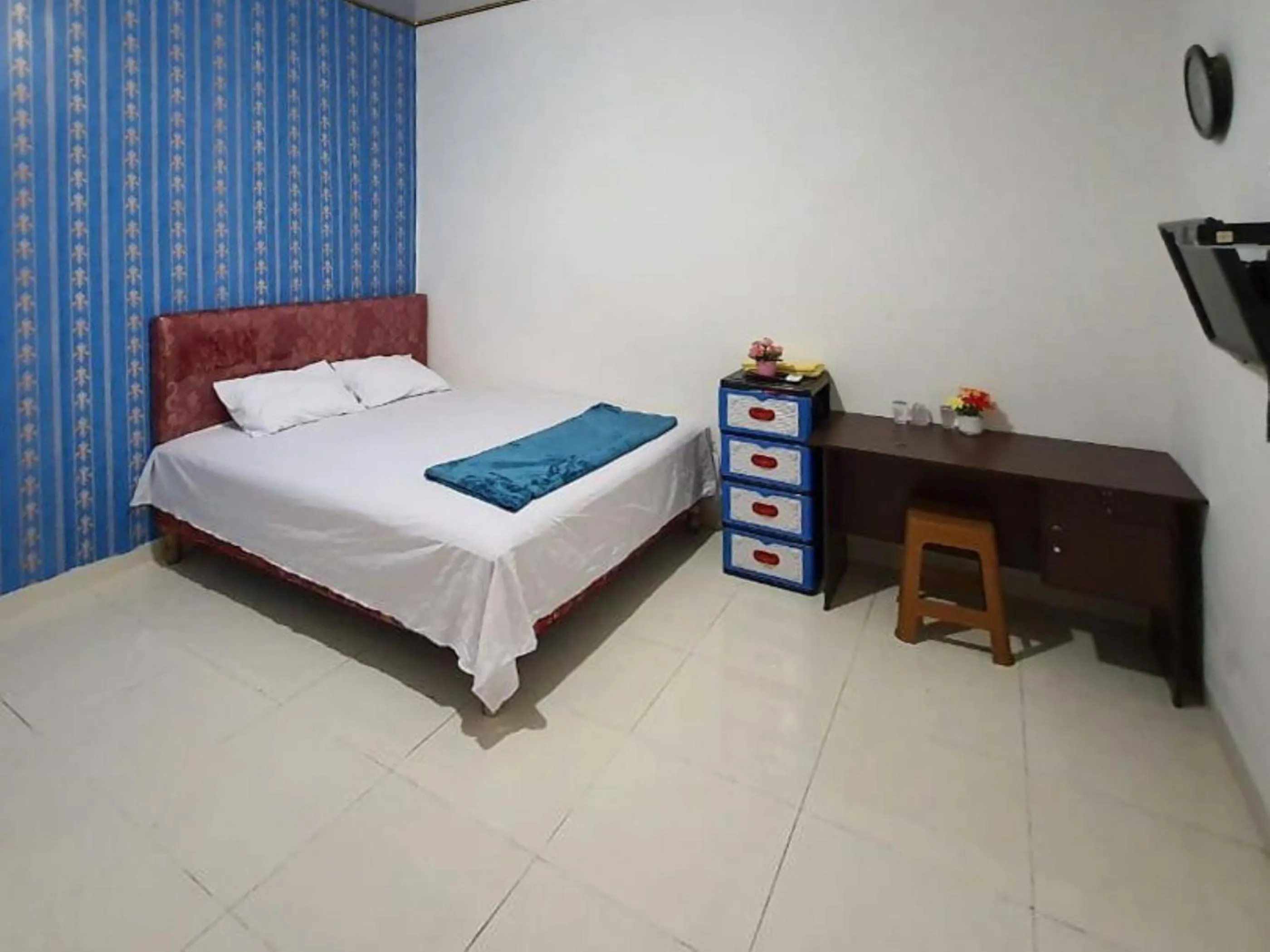 Bed in RedDoorz Syariah at Labuhan Maringgai Lampung