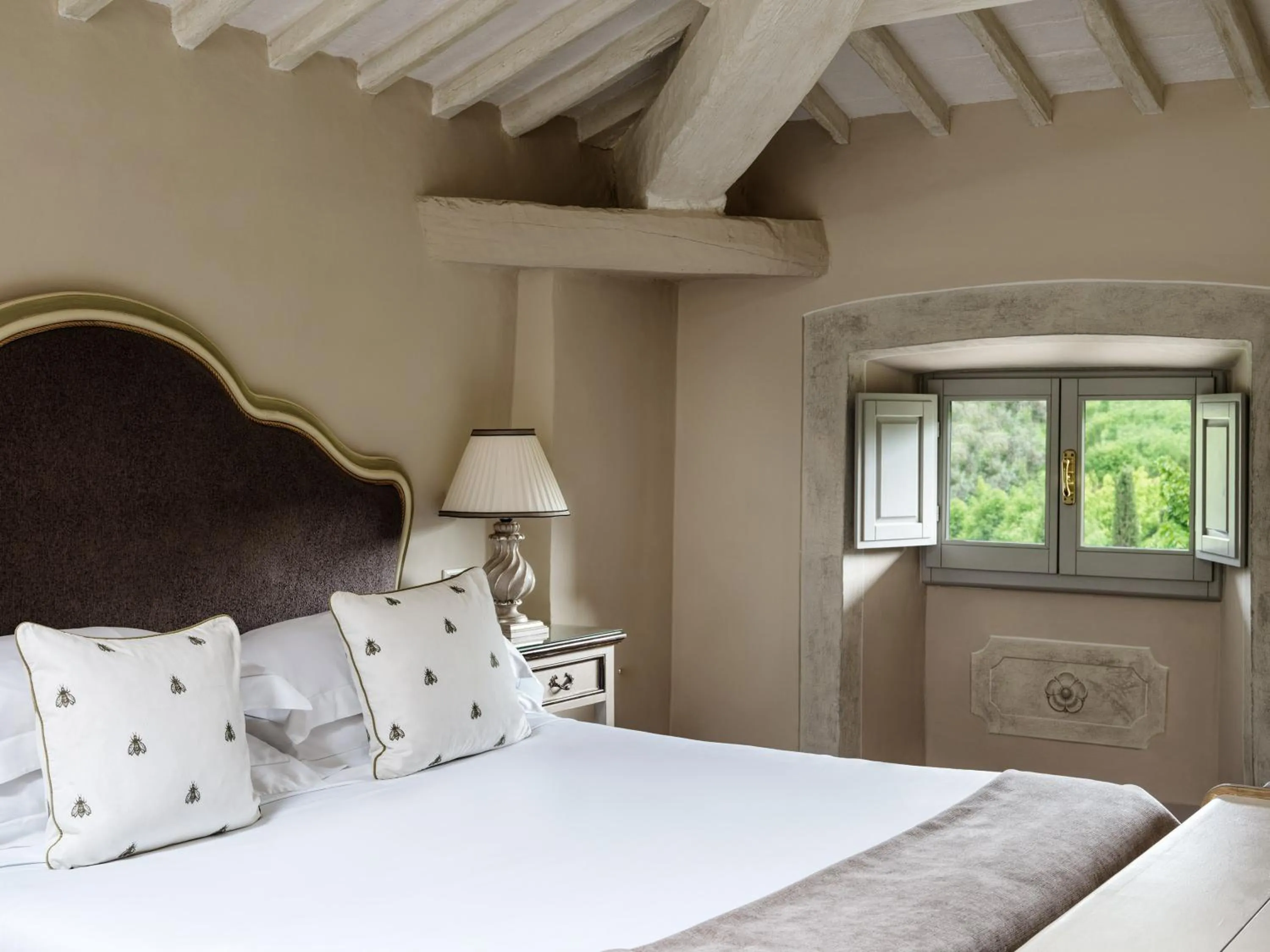 Bed in Villa di Piazzano - Small Luxury Hotels of the World