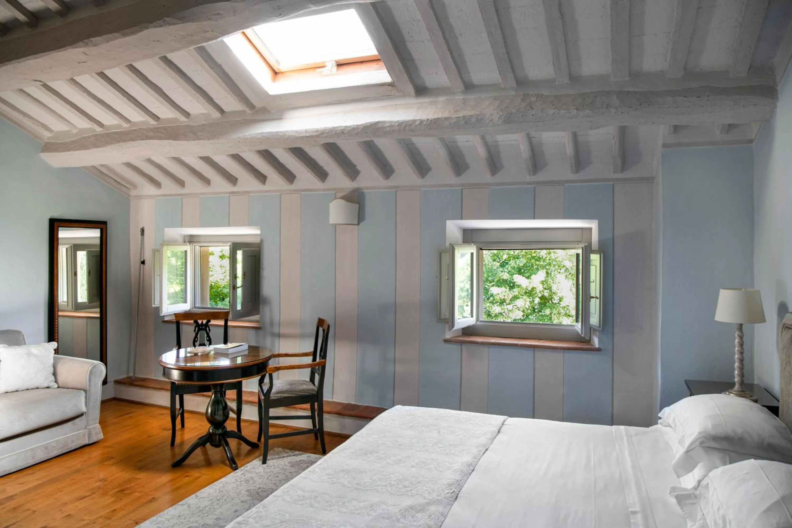 Bedroom, Bed in Villa di Piazzano - Small Luxury Hotels of the World