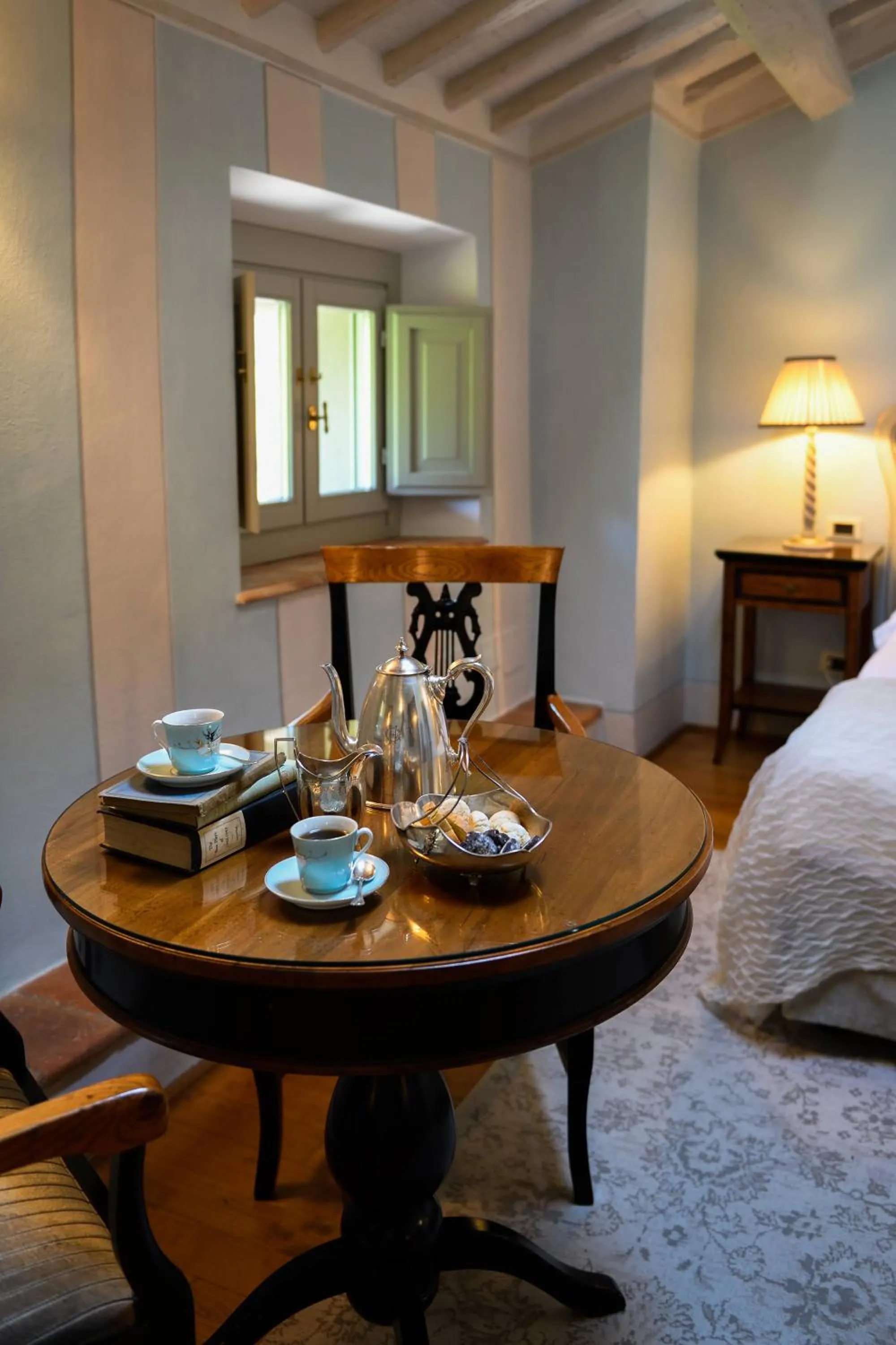 Decorative detail, Bed in Villa di Piazzano - Small Luxury Hotels of the World