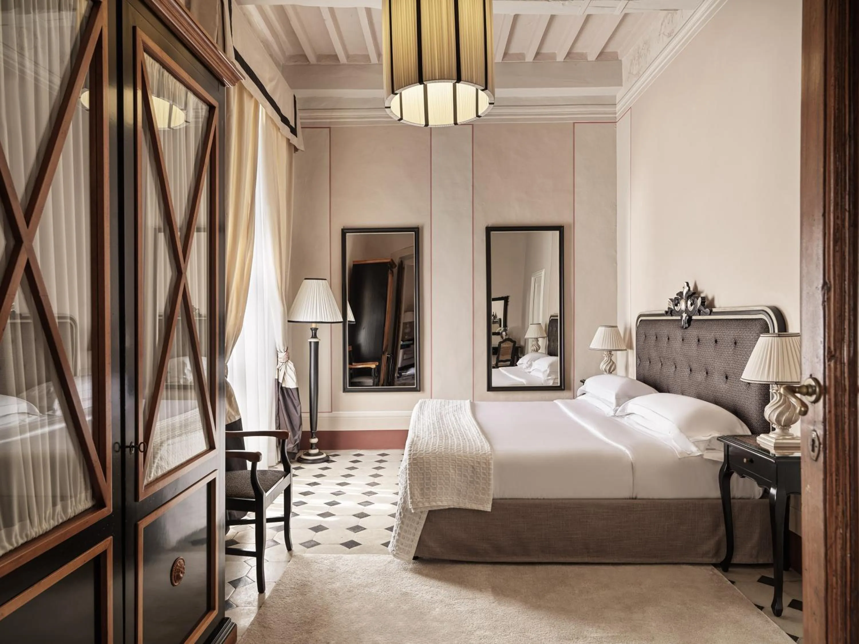 Bed in Villa di Piazzano - Small Luxury Hotels of the World
