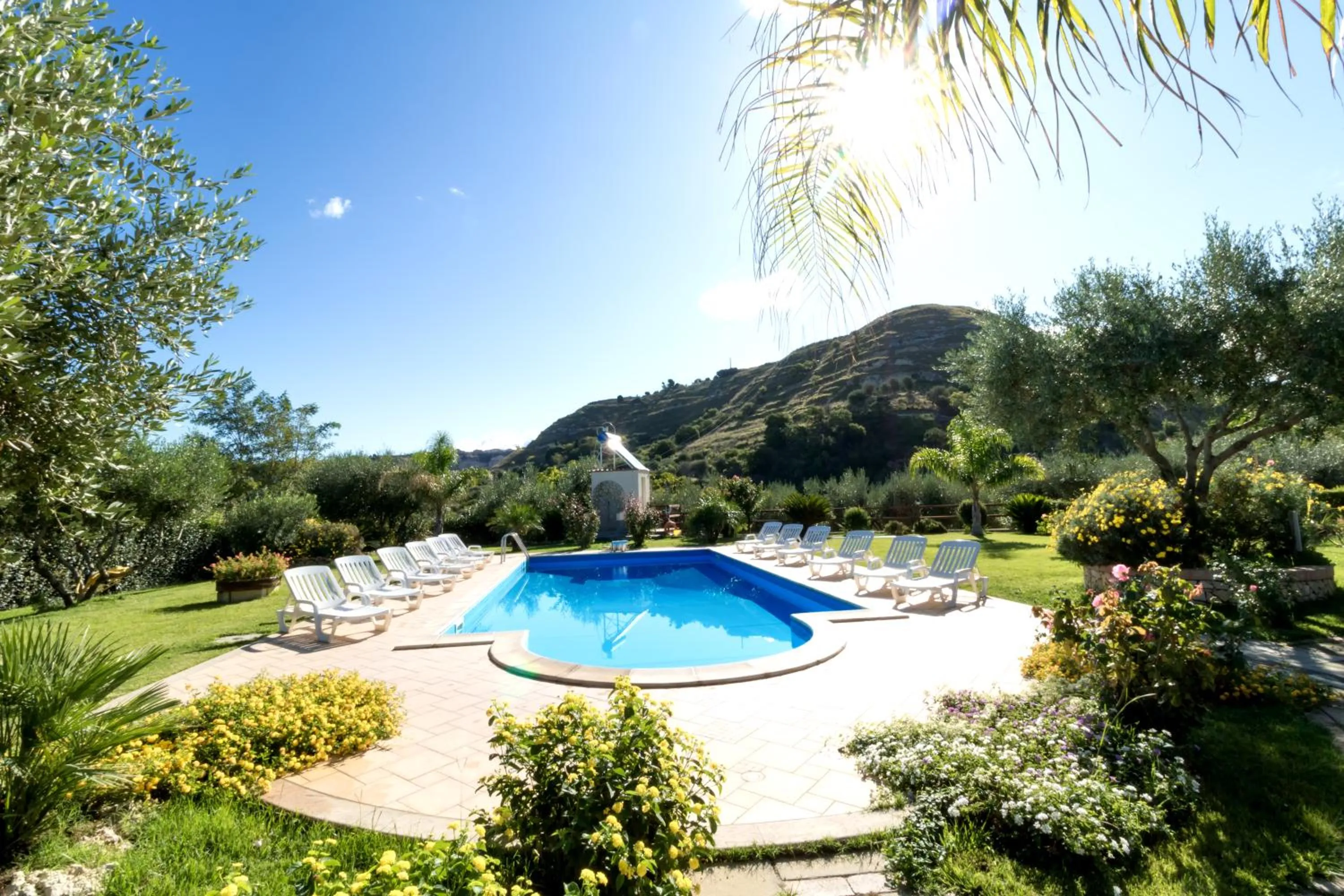 Swimming pool in Villa Garden