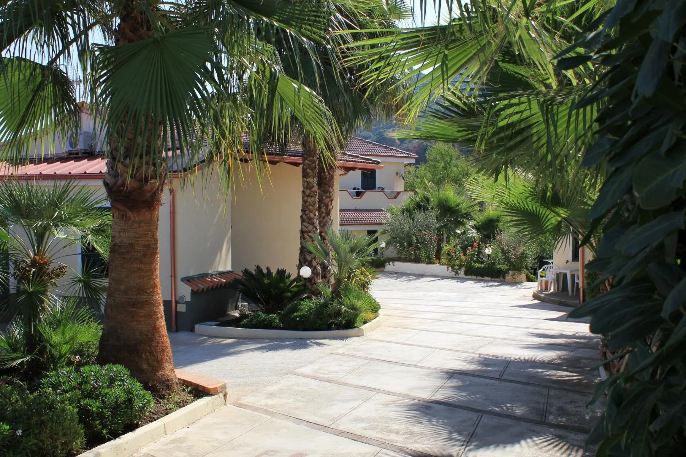 Facade/entrance in Villa Garden