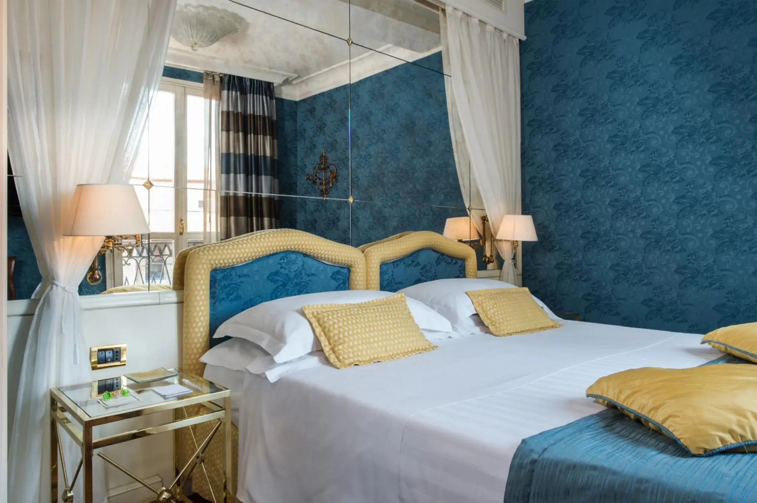 Suite (3 Adults) in Art Hotel Orologio Suite (3 Adults) in Art Hotel Orologio