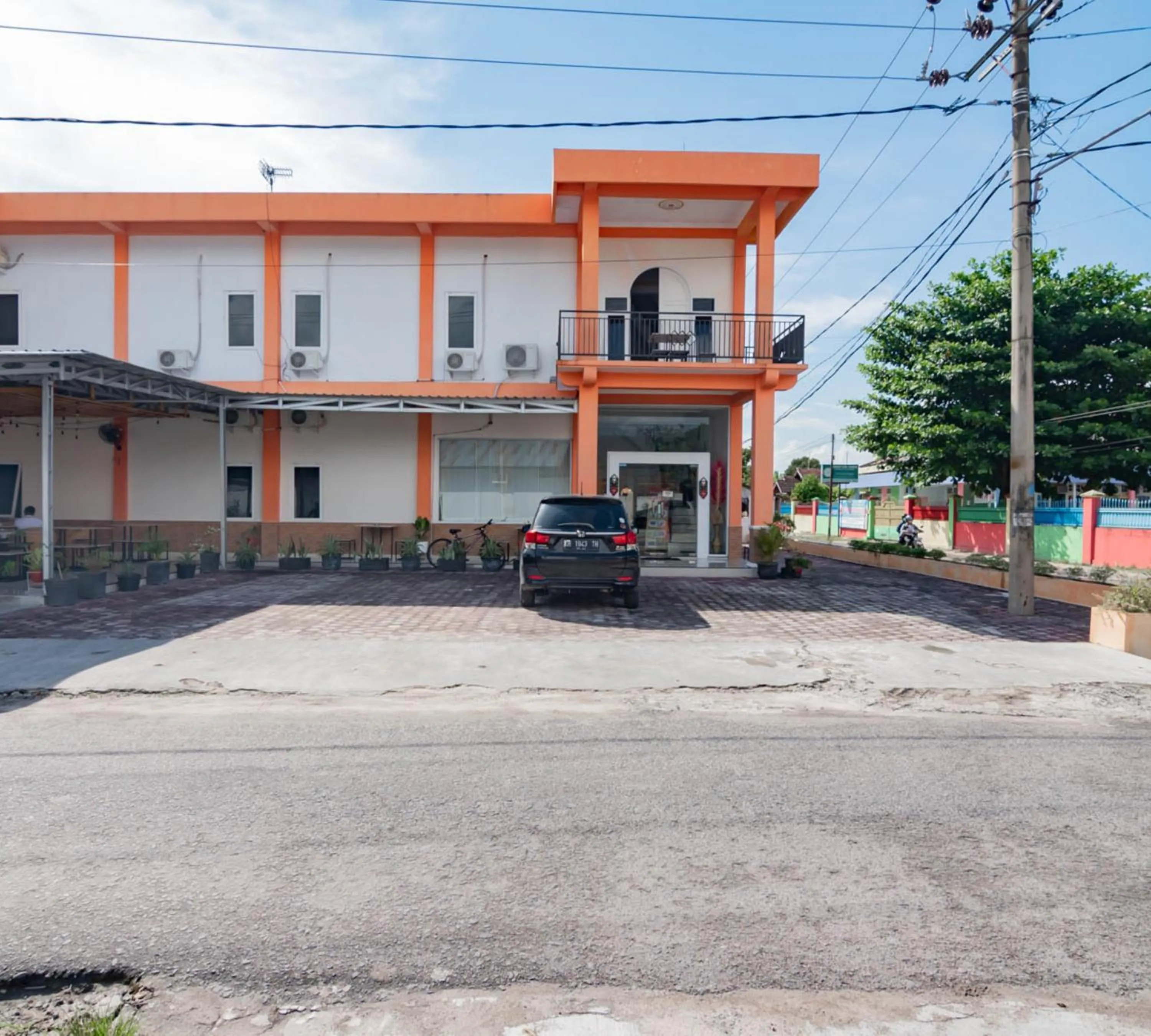 Property building in Urbanview Hotel Bundaran Besar Palangkaraya by RedDoorz