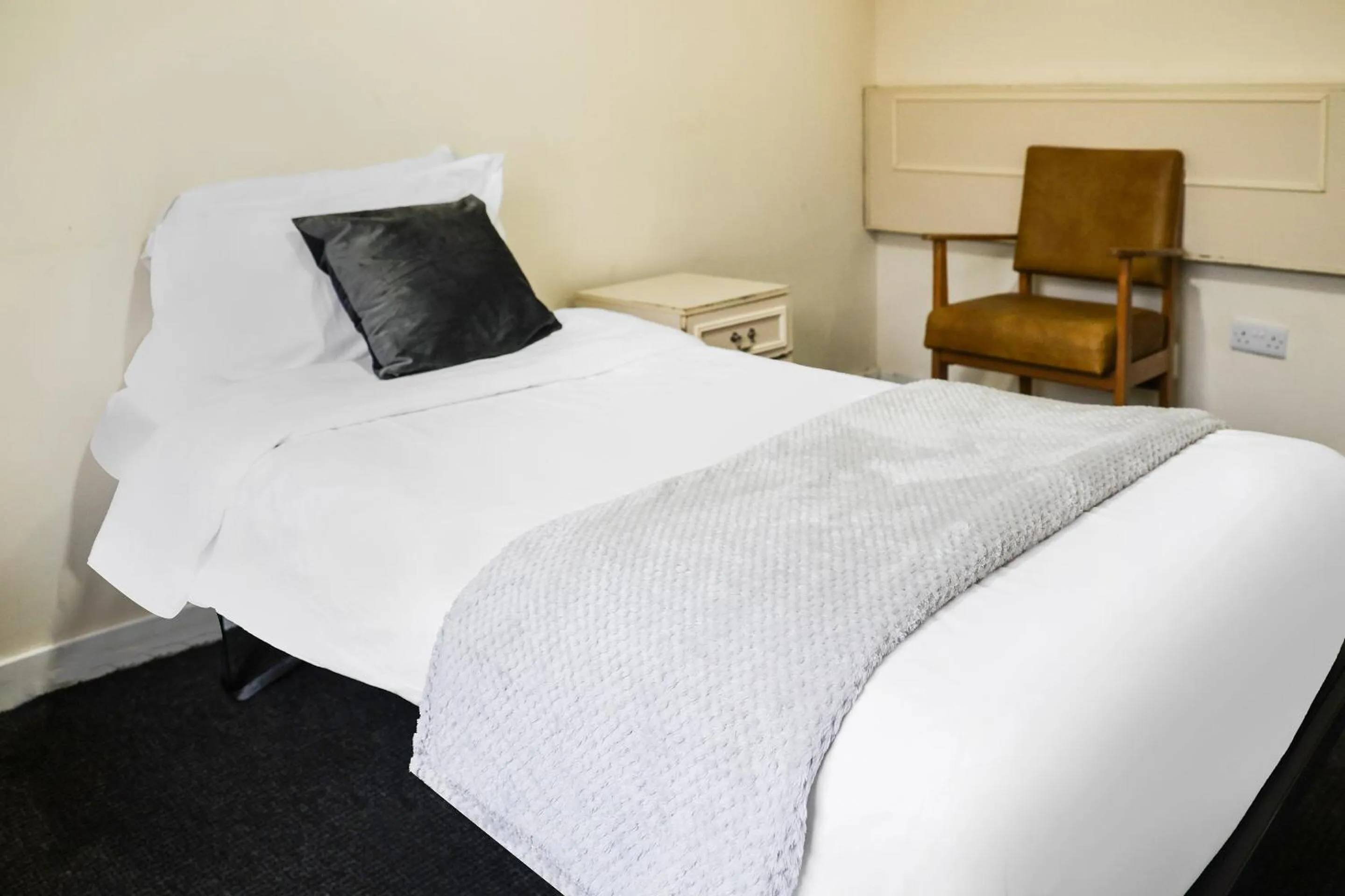 Bedroom, Bed in Hotel 346