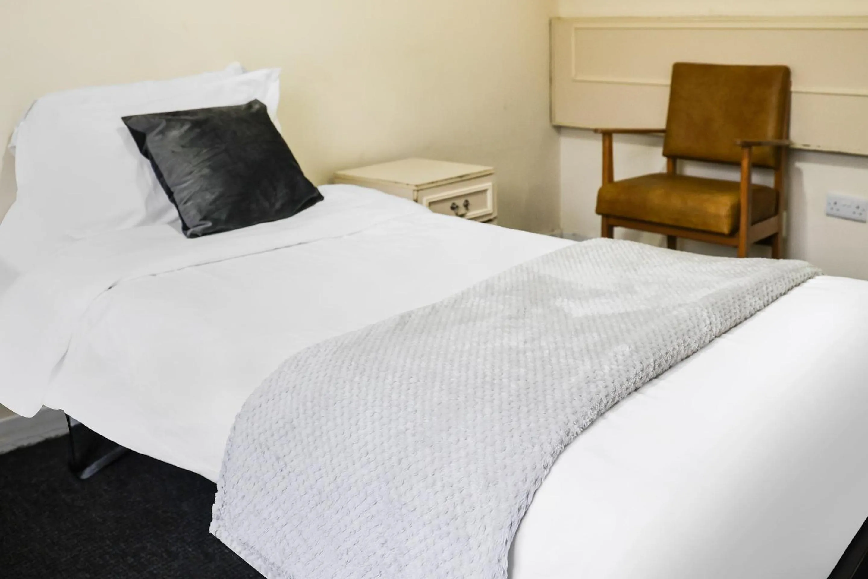 Bedroom, Bed in Hotel 346