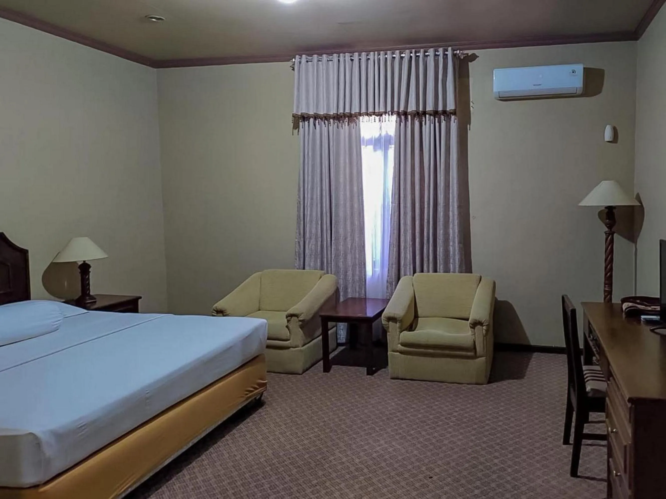 Bedroom, Bed in Hotel Indiana Syariah Mitra RedDoorz