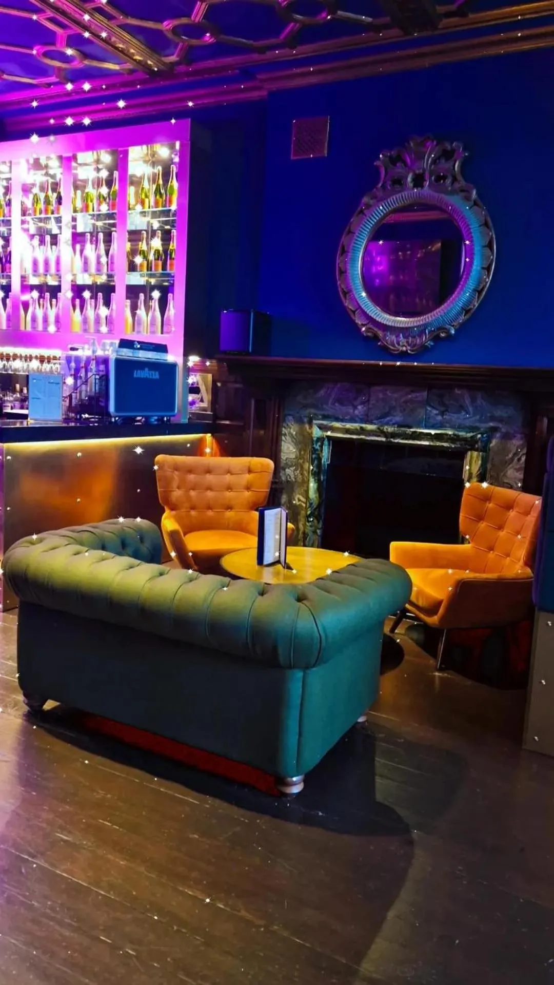 Lounge or bar in 62 Castle Street Hotel