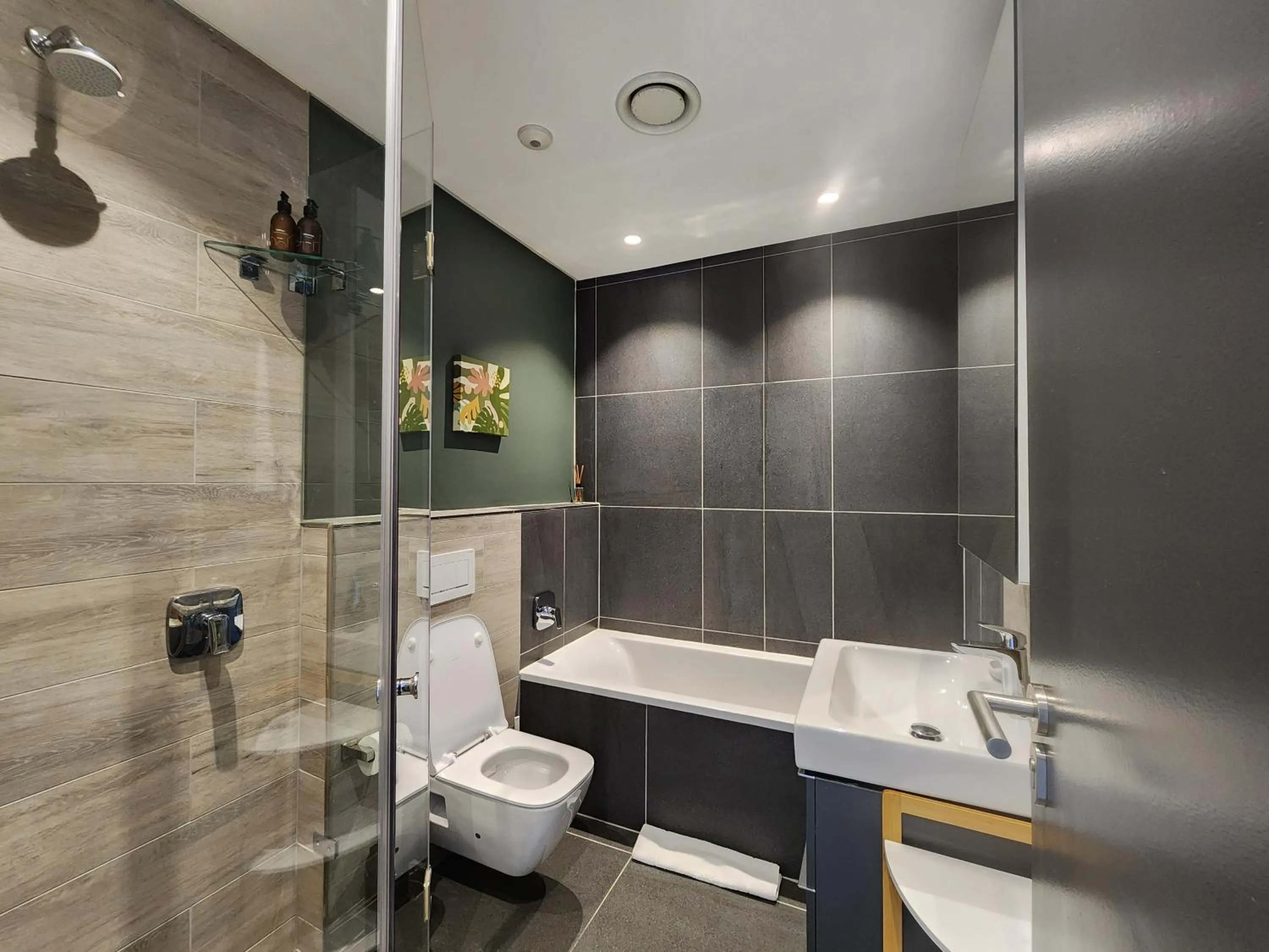 117 on Strand Luxury Apartments