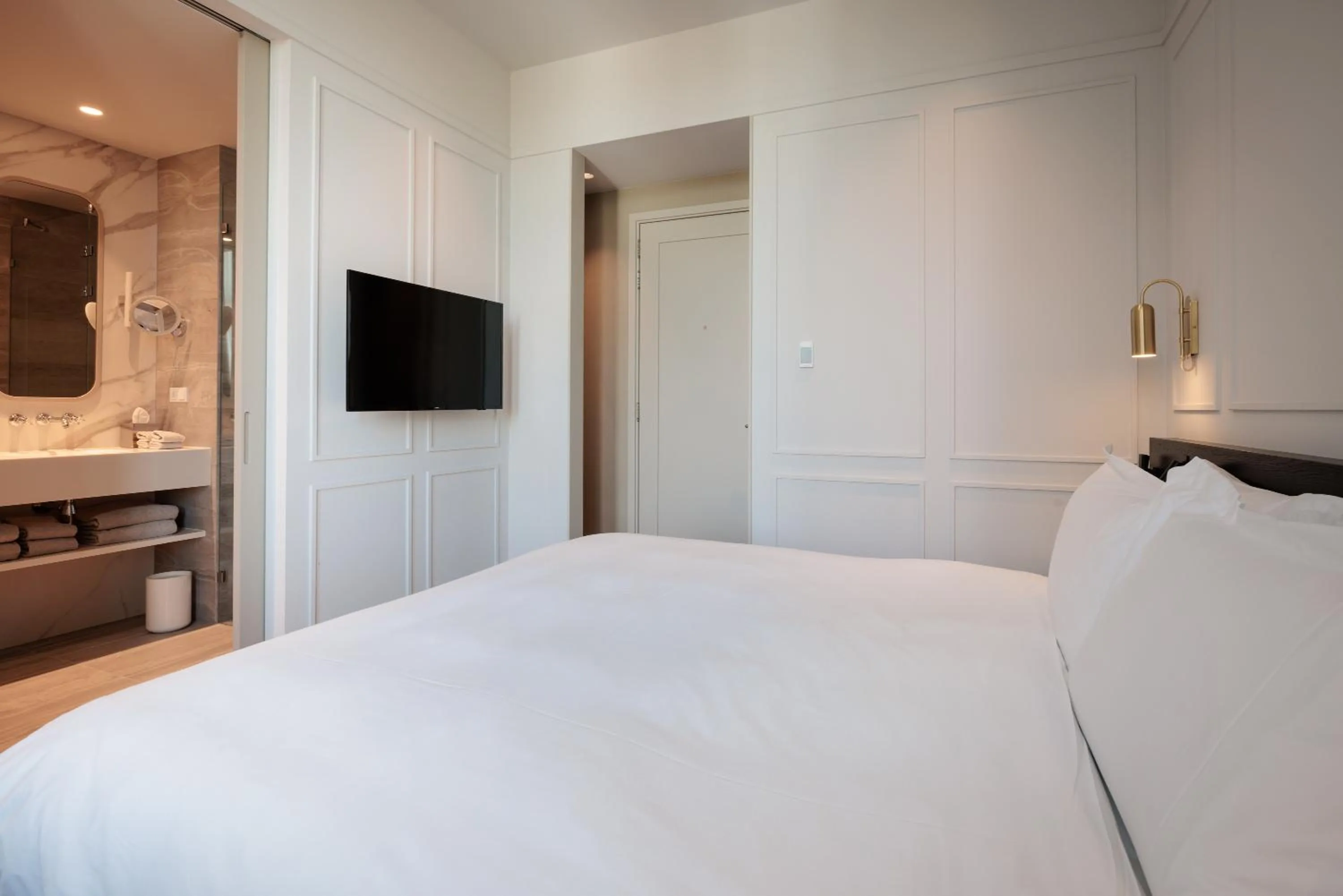 Bedroom, Bed in Pillows Grand Boutique Hotel Maurits at the Park - Small Luxury Hotels