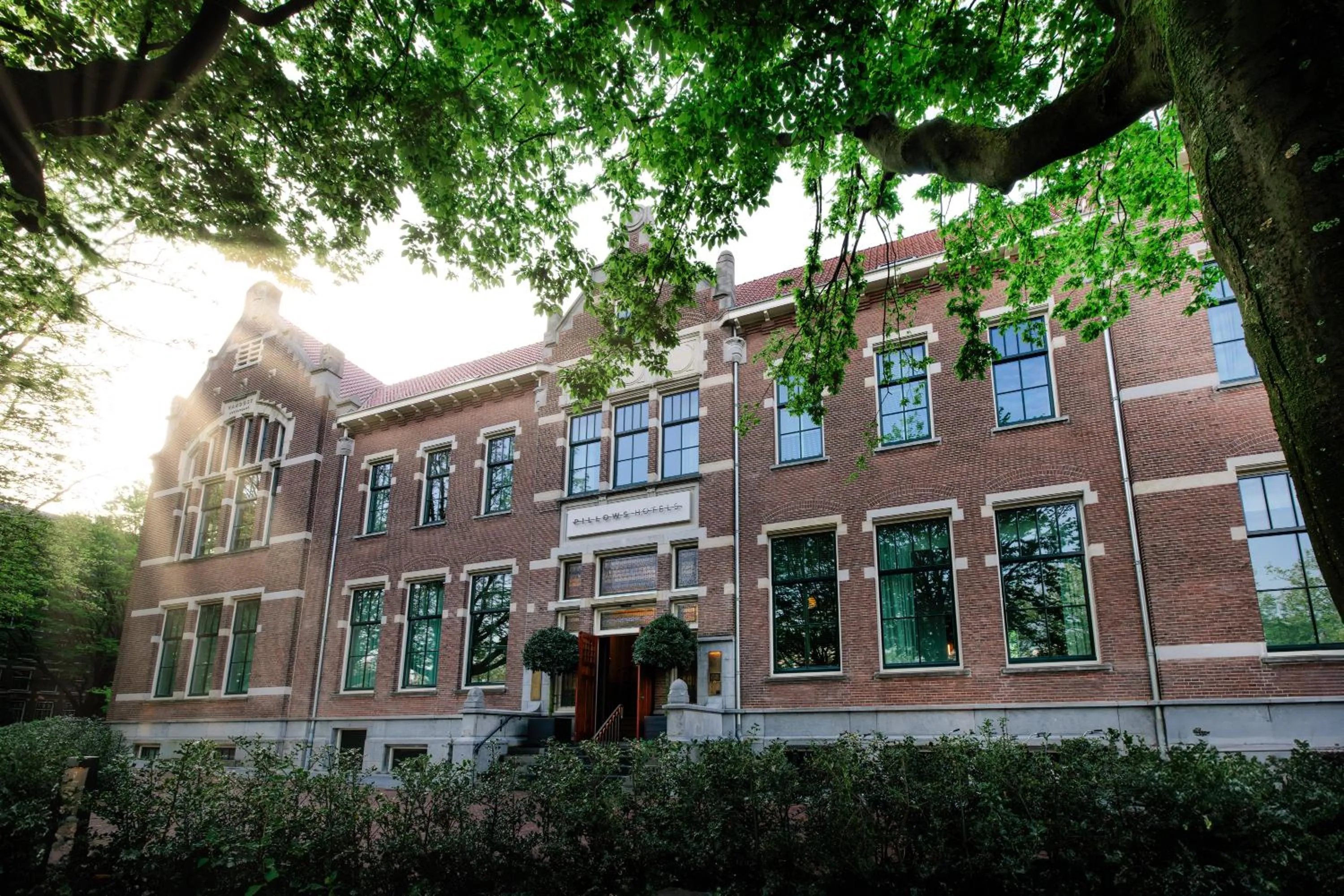 Property building in Pillows Grand Boutique Hotel Maurits at the Park - Small Luxury Hotels