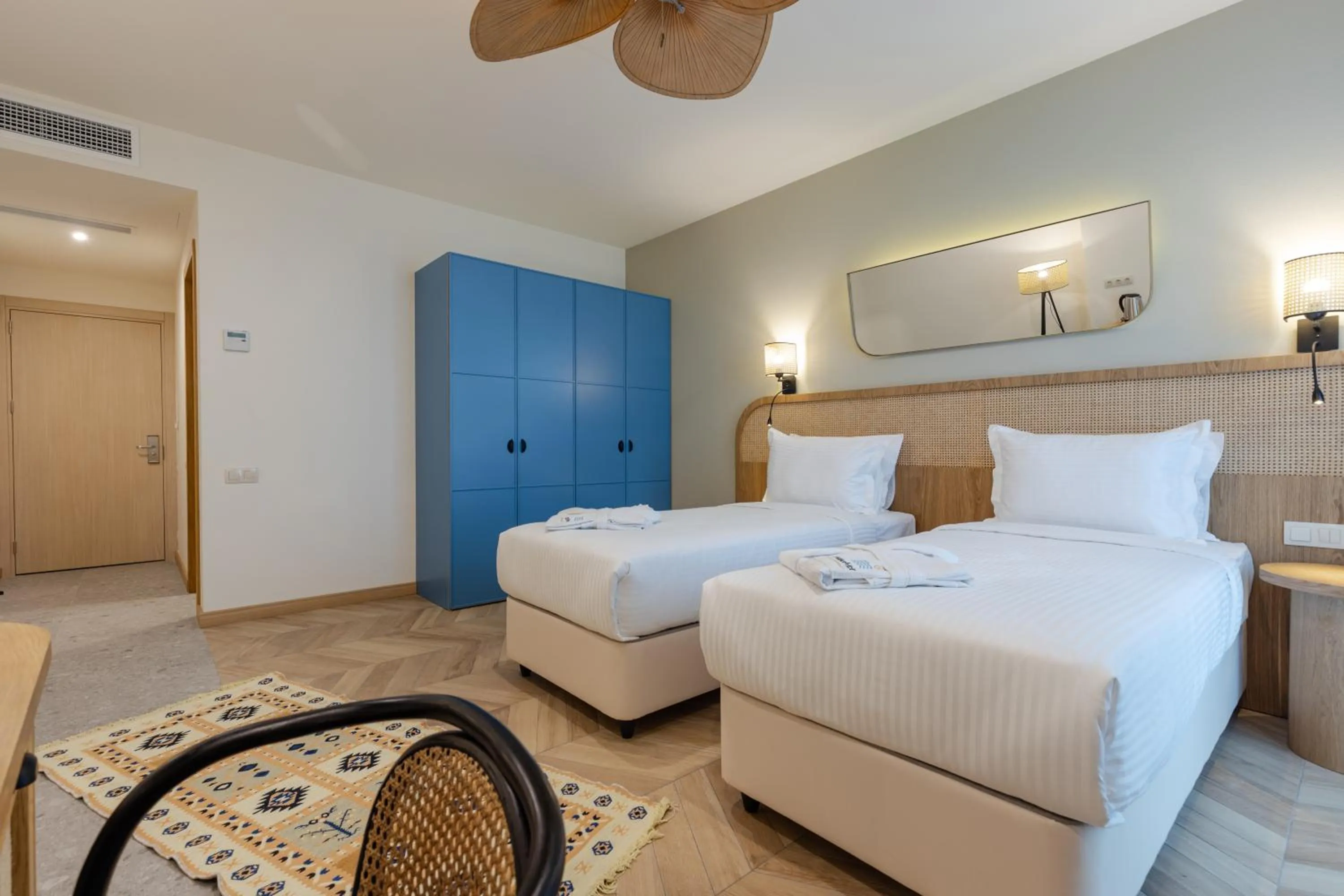 Bedroom, Bed in MiraMar Luxury Residences