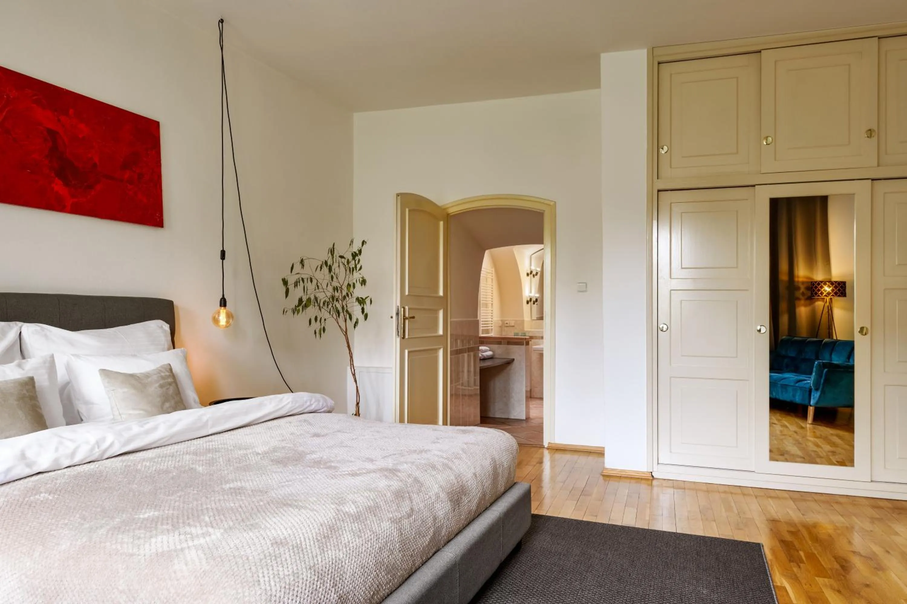 Bed in Orangerie Garden by KH