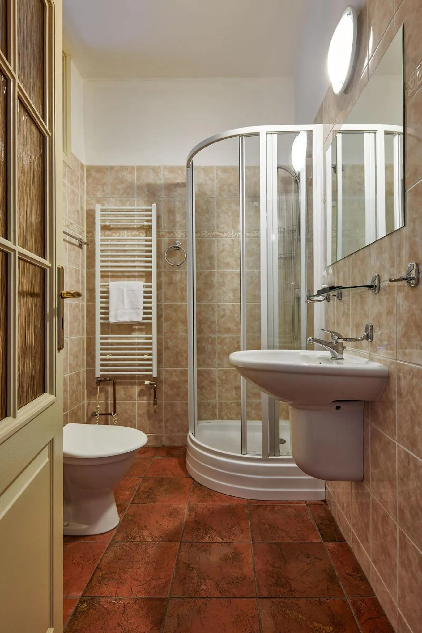 Shower in Orangerie Garden by KH