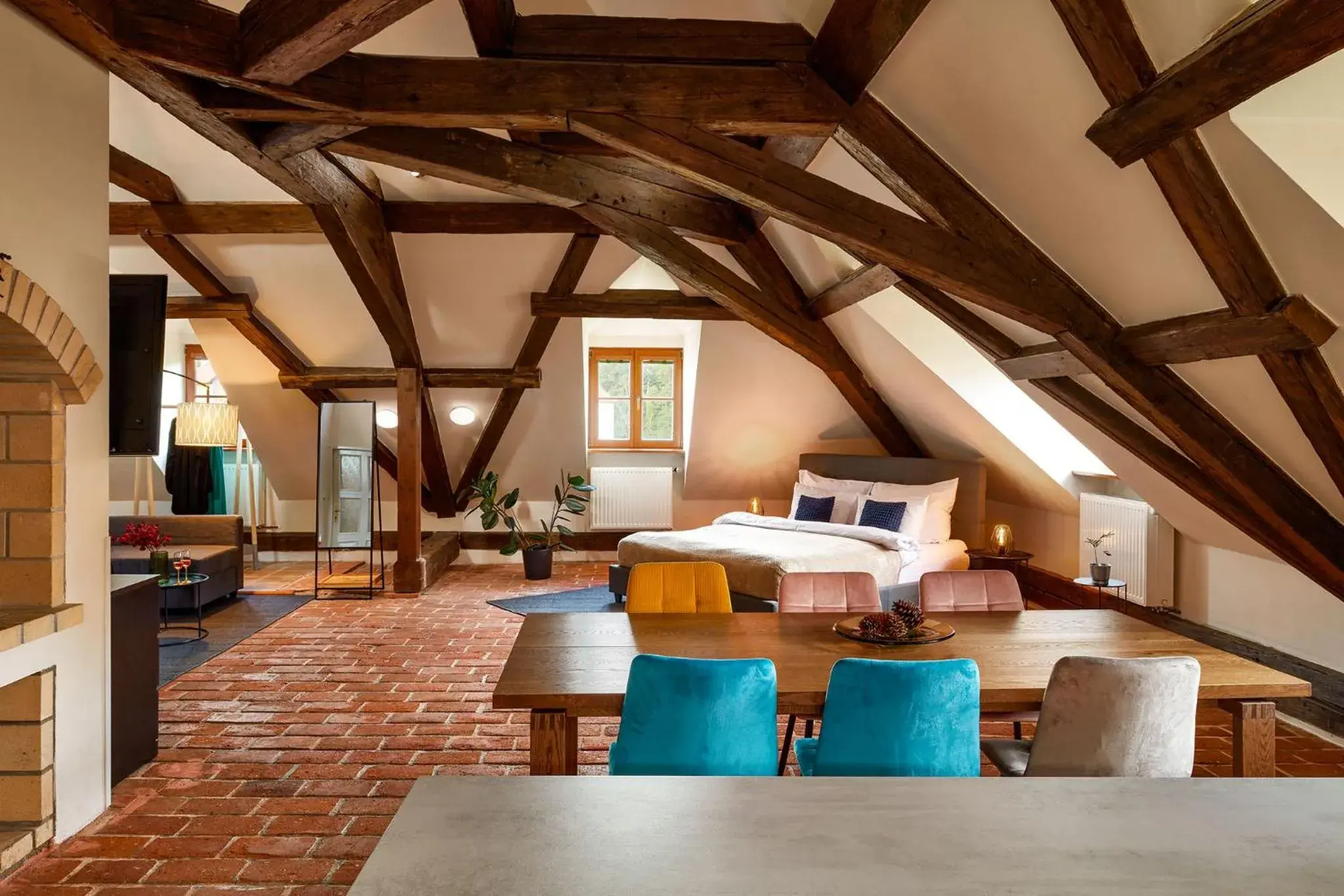 Loft Apartment with Garden View in Orangerie Garden by KH Loft Apartment with Garden View in Orangerie Garden by KH