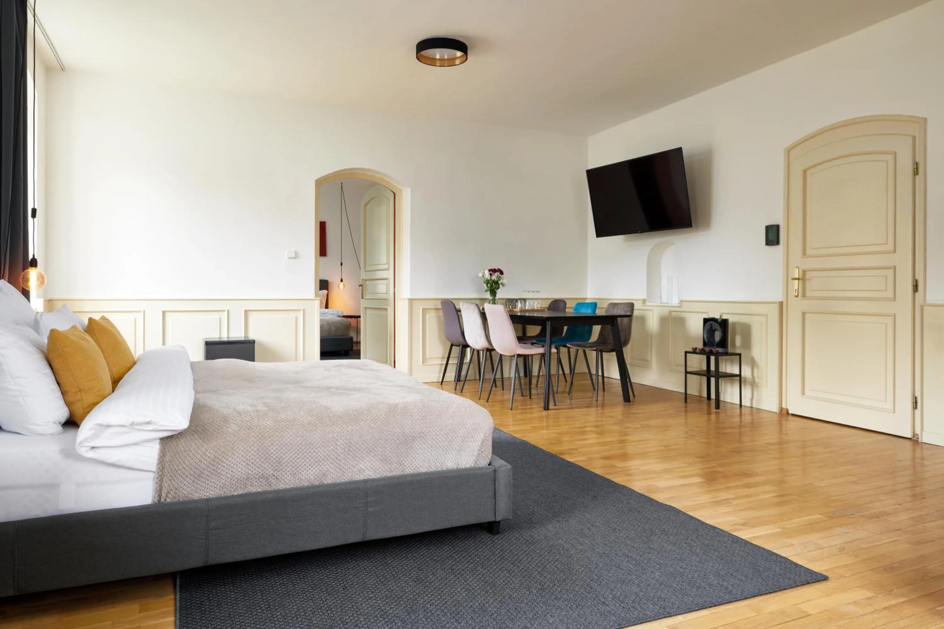 TV and multimedia, Bed in Orangerie Garden by KH