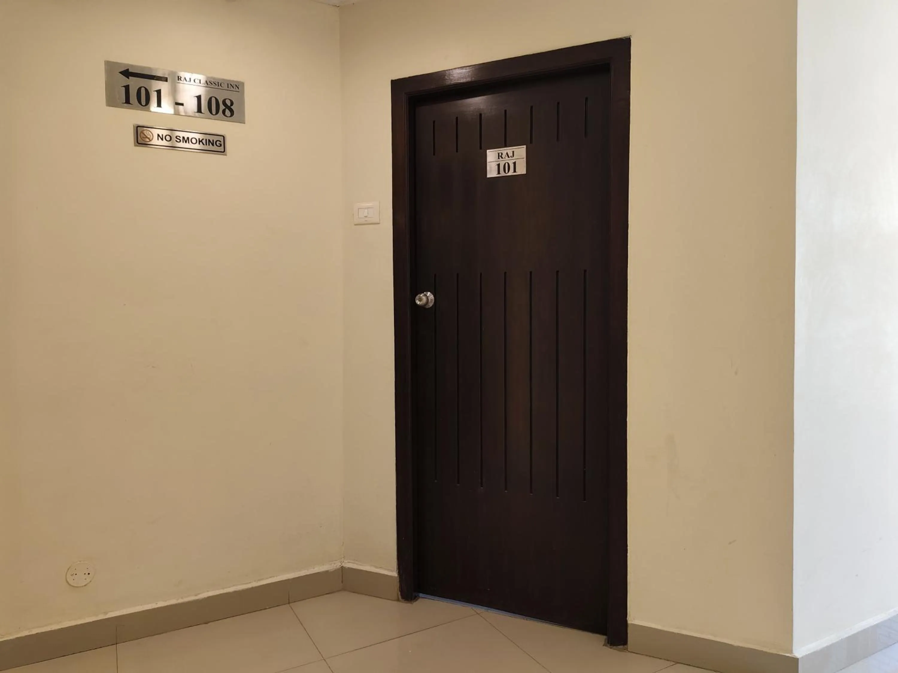 Bedroom in Arunik Inn