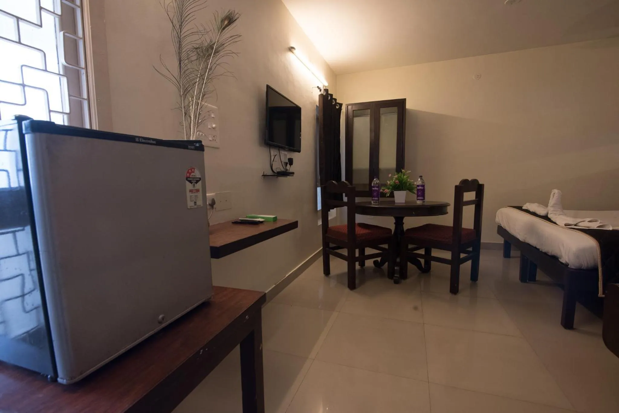 Living room, Bed in Arunik Inn