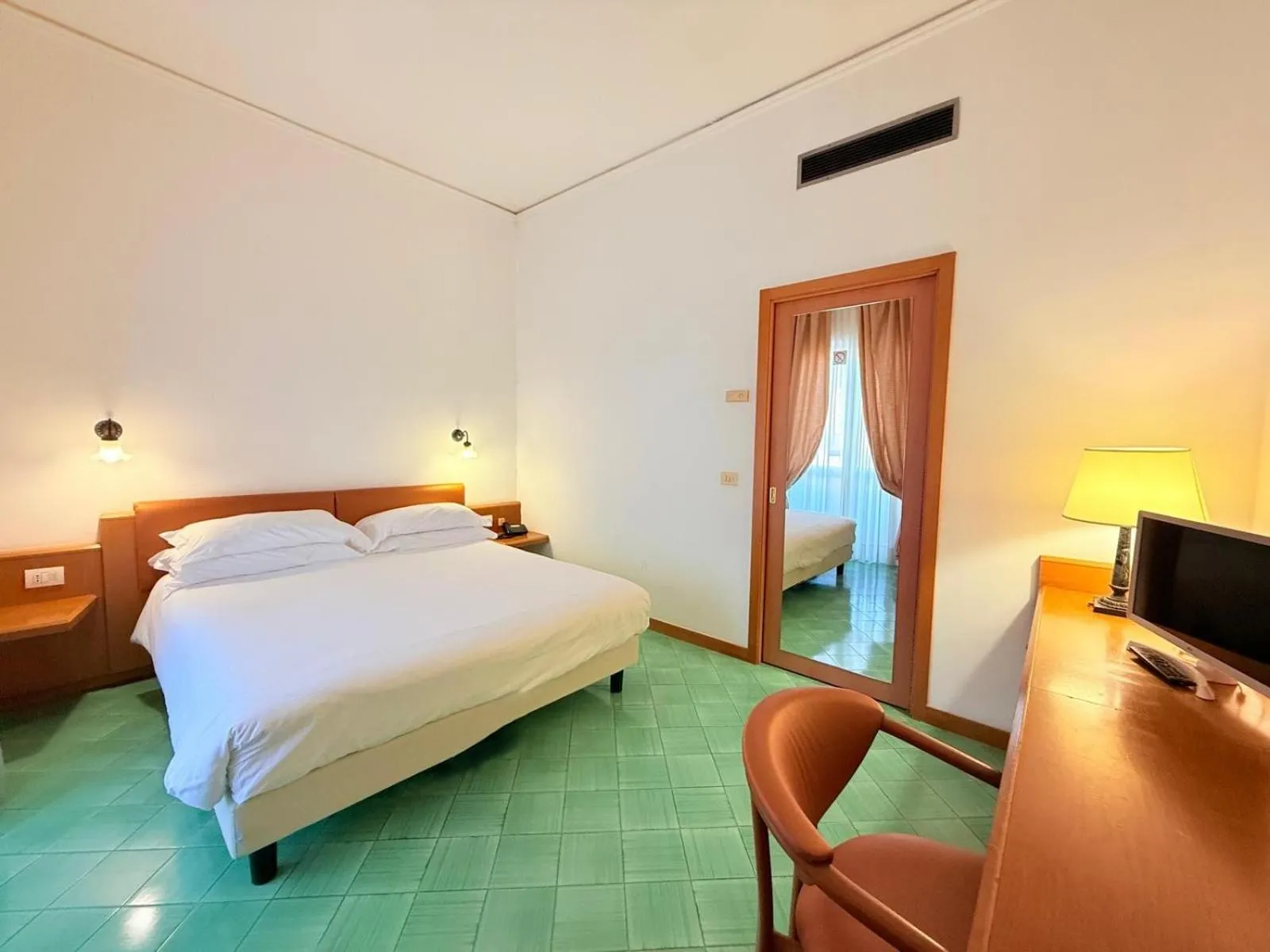 Bedroom, Bed in Hotel Villa Maria