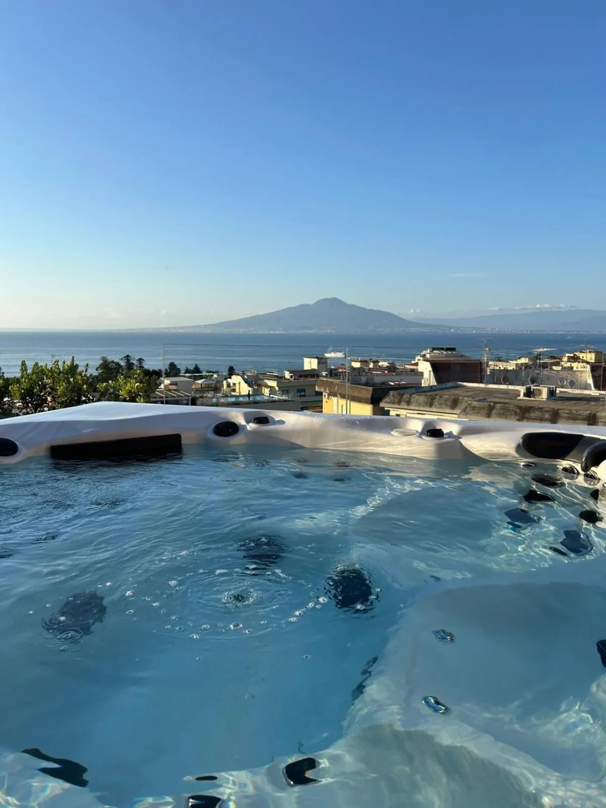 Hot Tub in Hotel Villa Maria