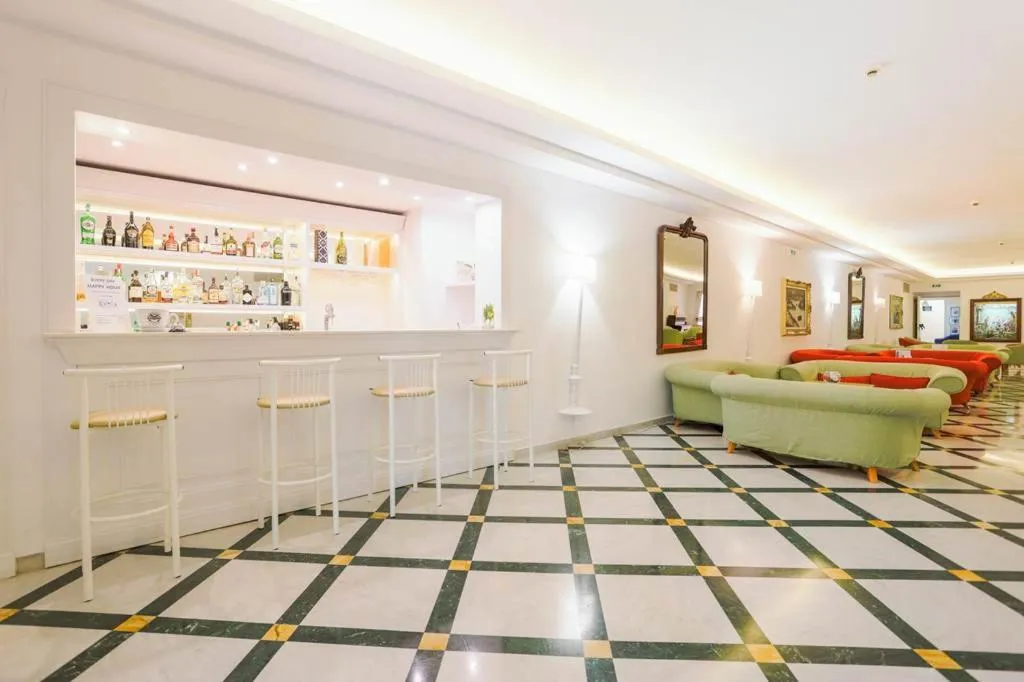 Communal lounge/ TV room in Hotel Villa Maria