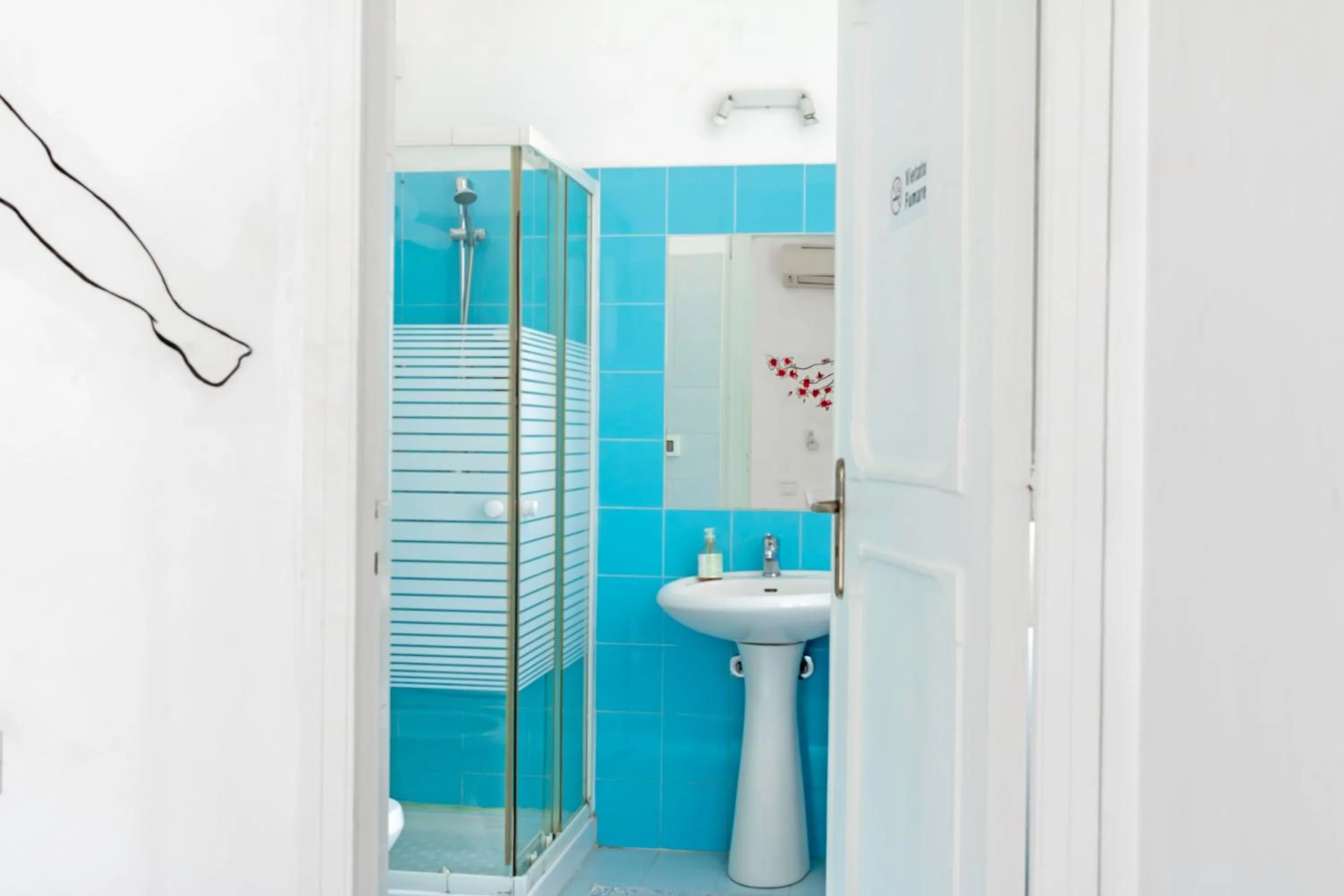 Shower in A Casa di Amici