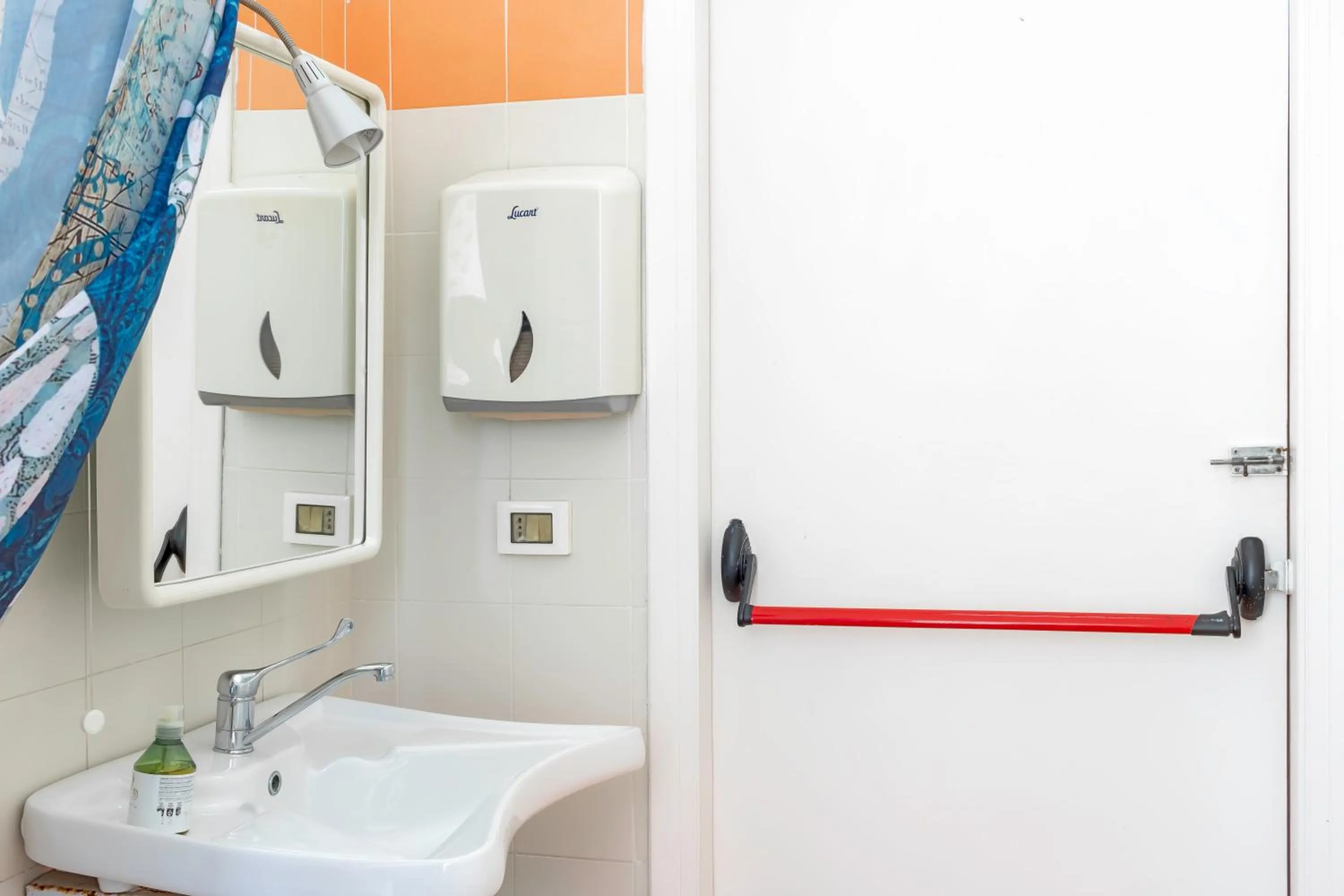 Bathroom in A Casa di Amici