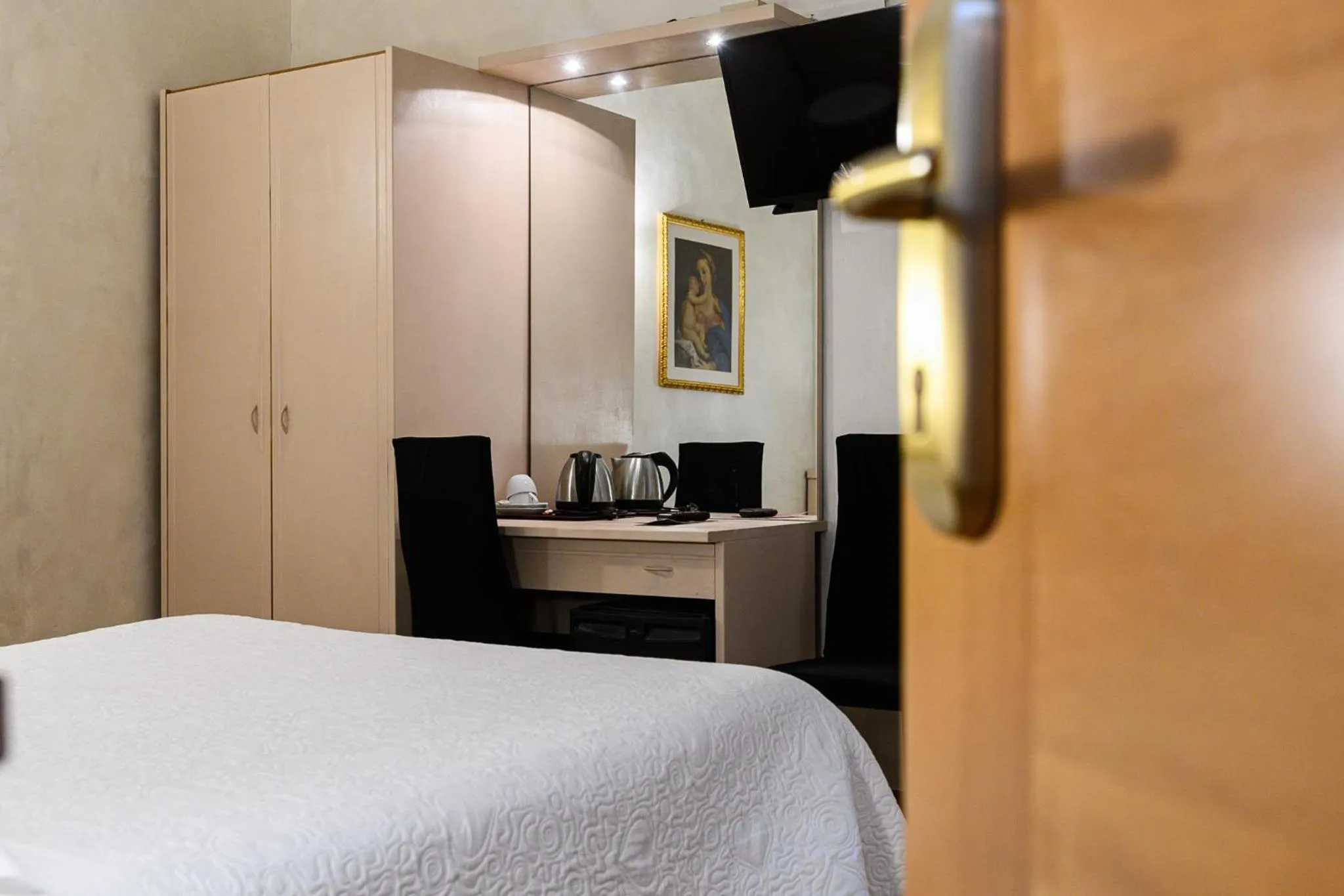 Photo of the whole room, Bed in Hotel Julia