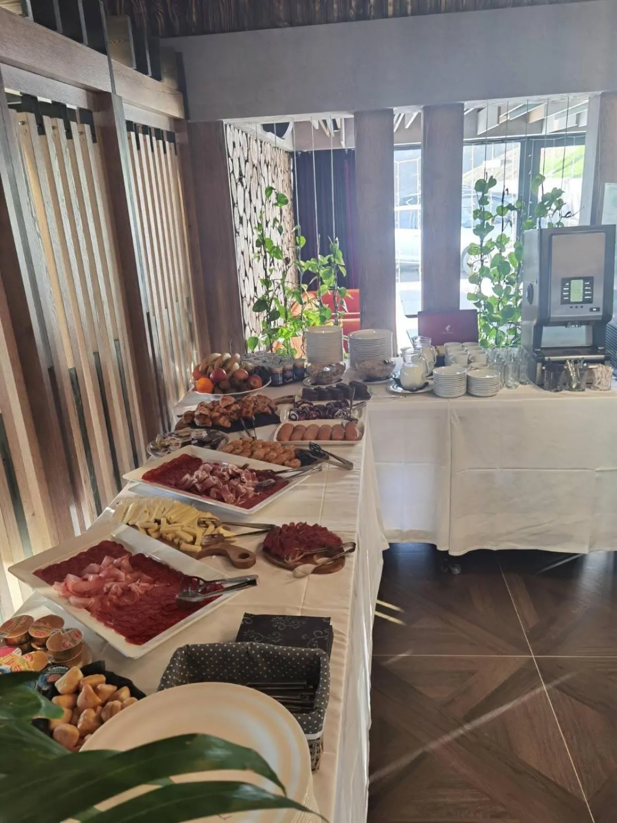 Breakfast in Hotel Forest